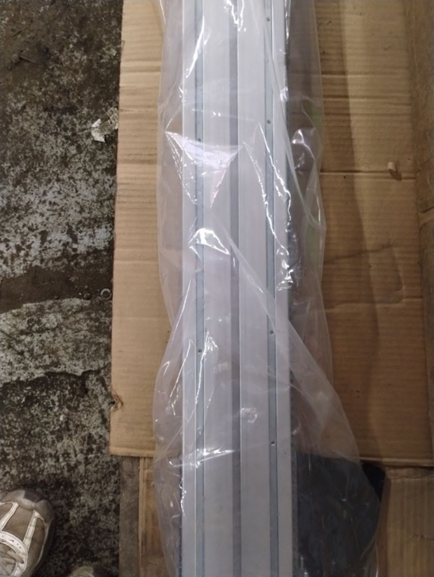 62" LINEAR ACTUATOR PART# 8676A01 -- Lot located at second location: 6800 Union ave. , Cleveland OH - Image 7 of 11