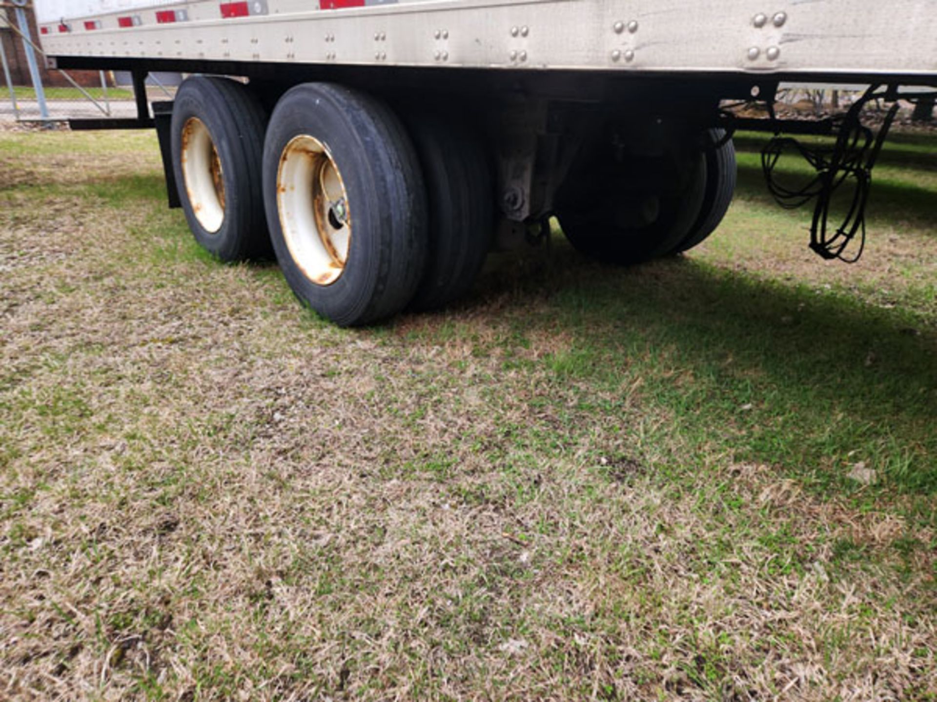 53' UTILITY TRAILER VIN #: 1UYVS2535J7275310 - Image 6 of 10