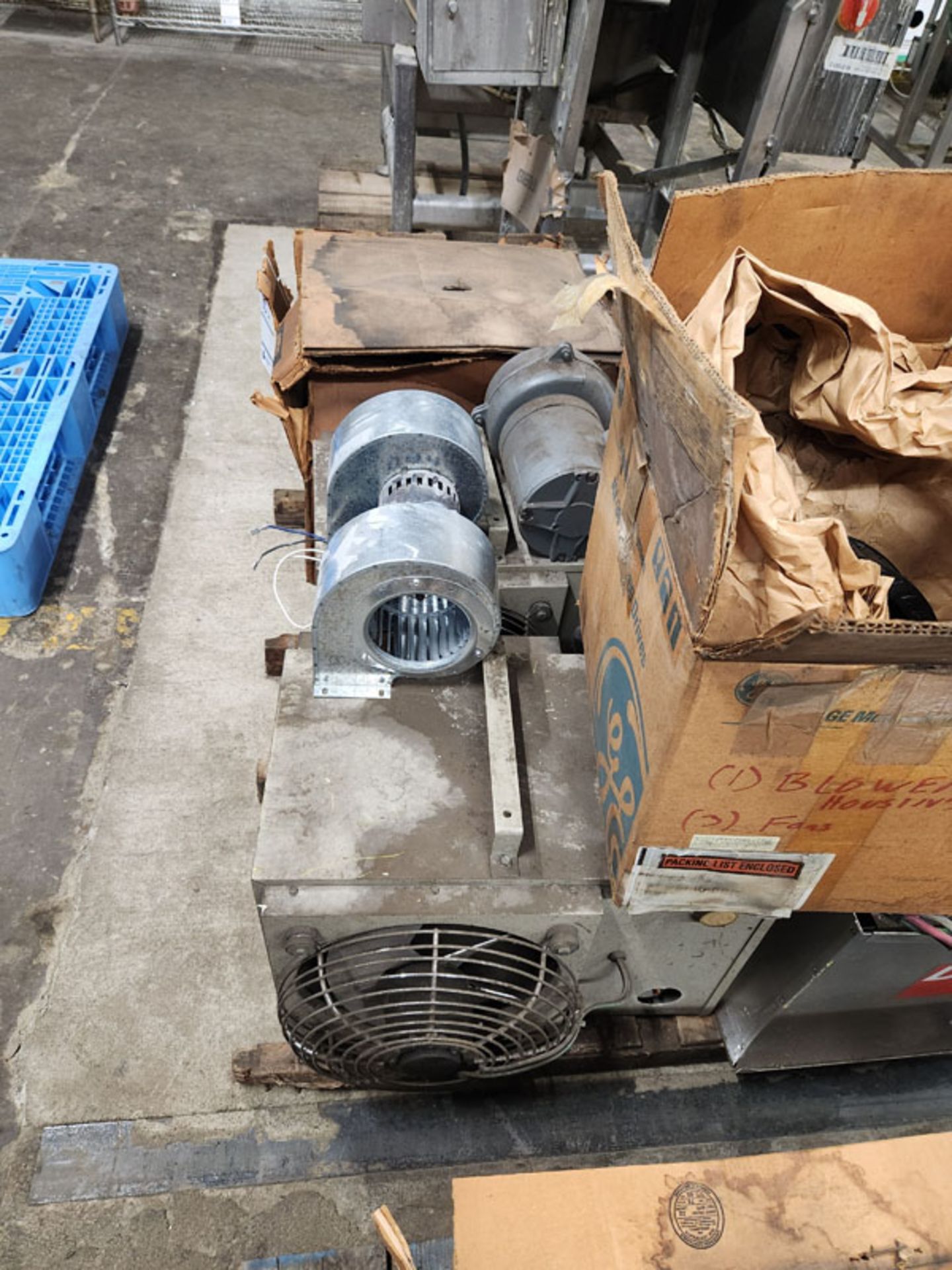 SKID OF HEATERS, BLOWERS, SQUIRREL CAGES, AND DAYTON INFRARED HEATER 5VD63 - Image 2 of 6