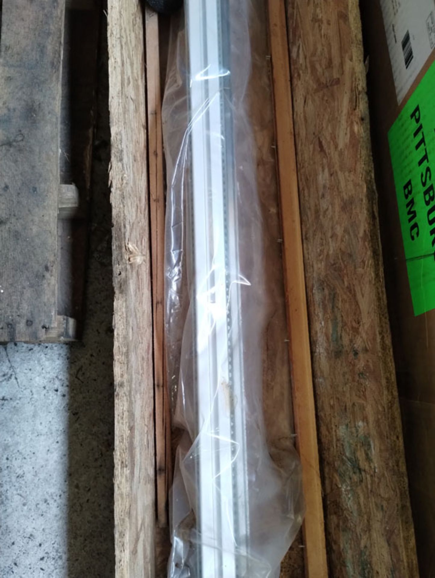 87" LINEAR ACTUATOR PART# 8676C01 -- Lot located at second location: 6800 Union ave. , Cleveland OH - Image 7 of 9
