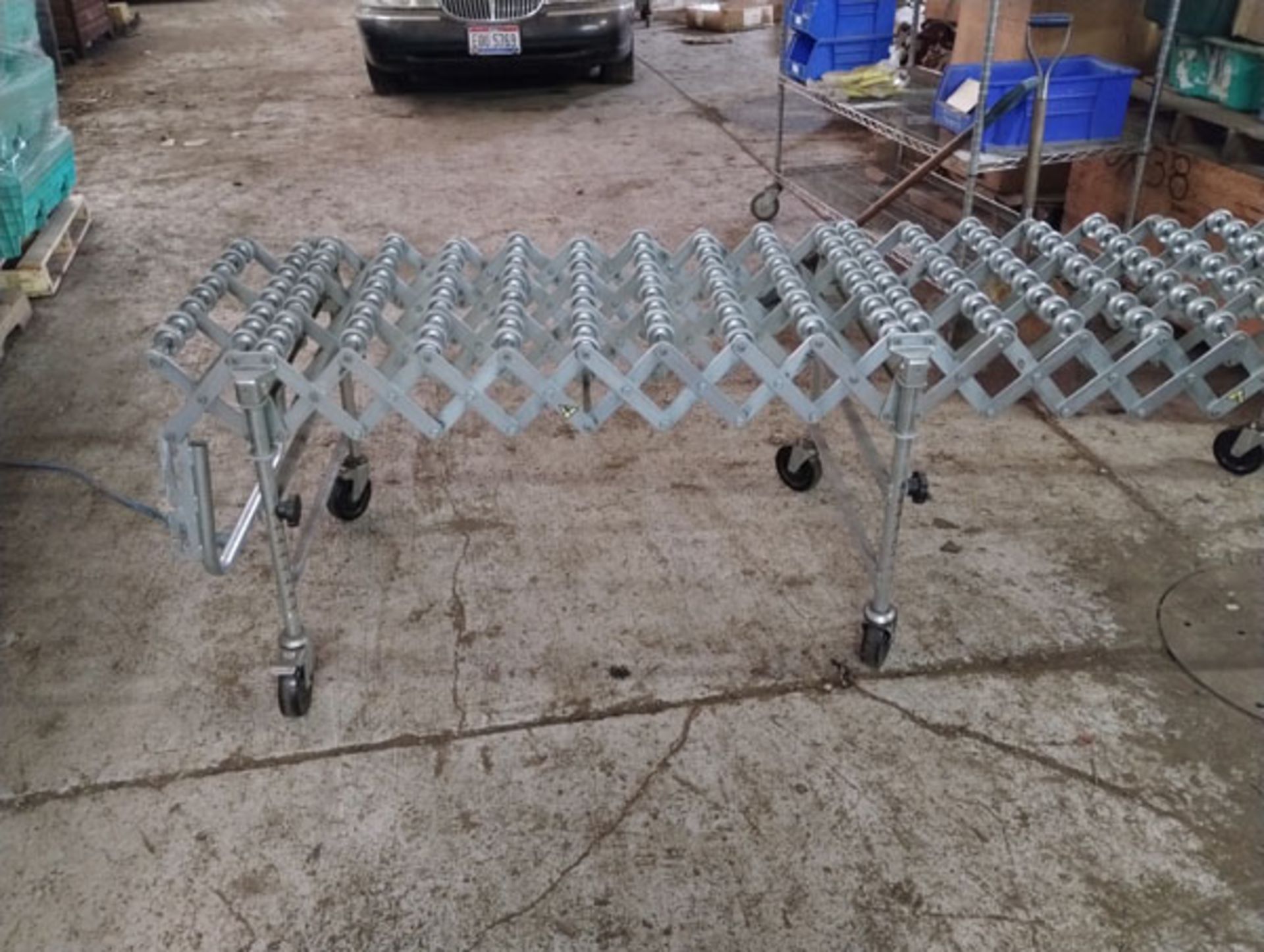 NESTAFLEX PORTABLE ROLLER CONVEYOR 275 42" X 2' CONDENSED , 142" X 2' EXTENDED -- Lot located at sec - Image 3 of 9