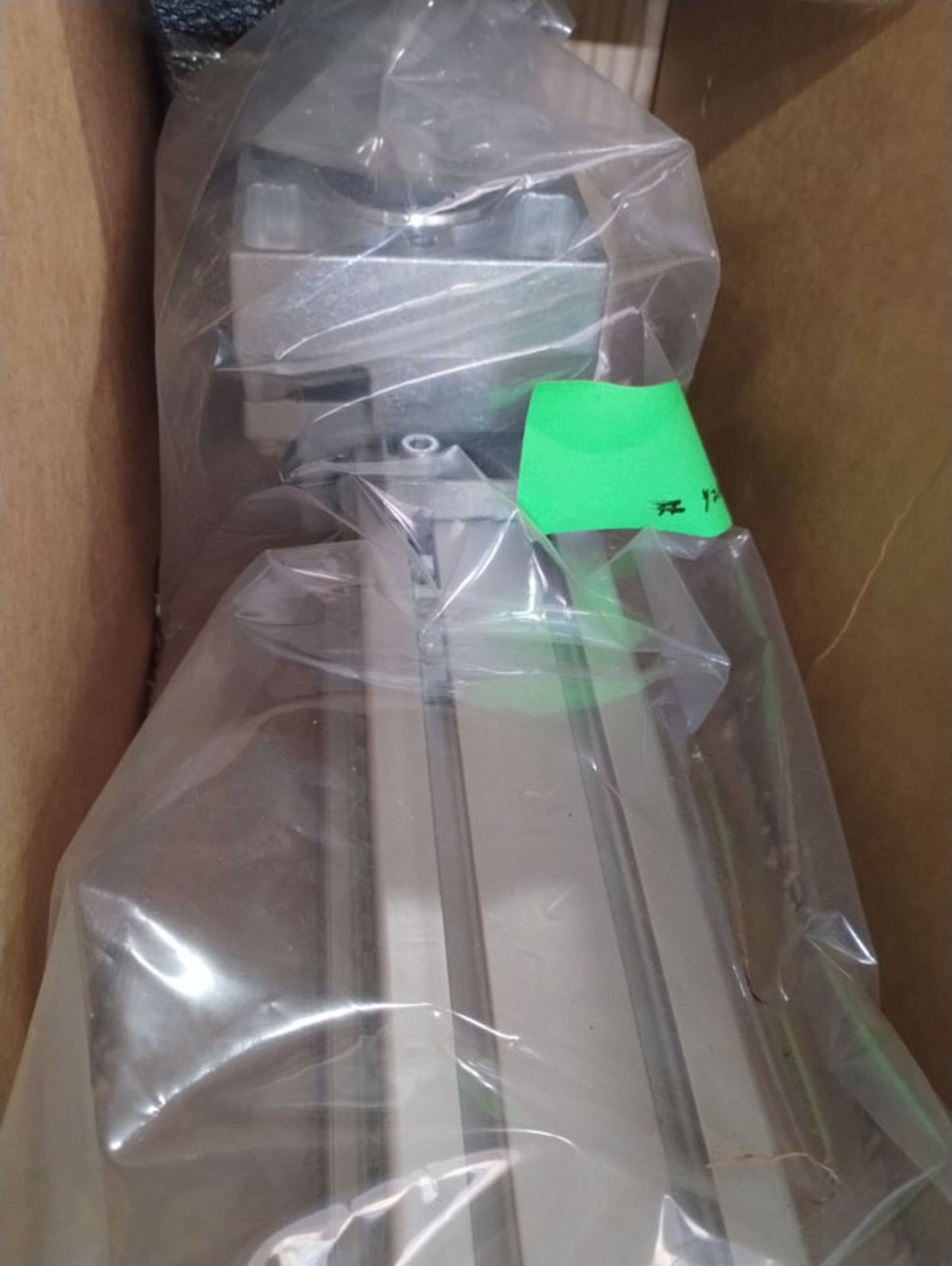 179" LINEAR ACTUATOR PART# 11237C01 --- Lot located at second location: 6800 Union ave. , Cleveland - Image 7 of 8