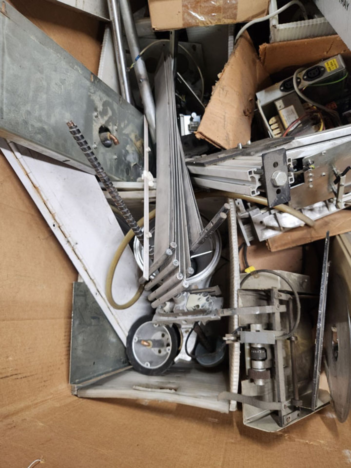 CRATE OF MISCELLANEOUS MACHINE PARTS AND STAINLESS STEEL - Image 3 of 11