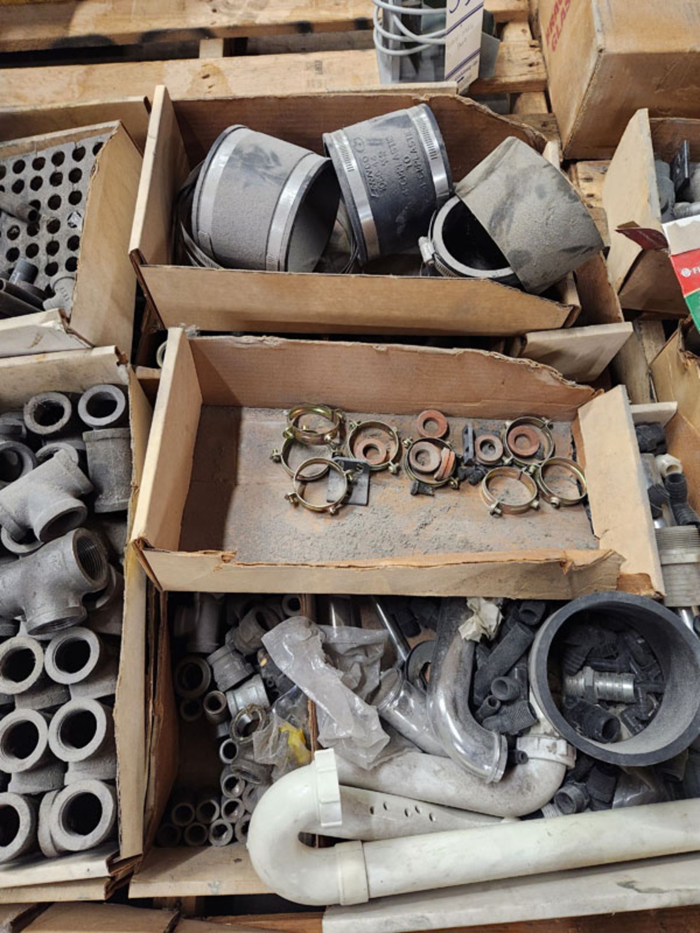 LOT OF ASSORTED PLUMBING AND MISCELLANEOUS AS SHOWN ON 3 SKIDS - Image 13 of 20