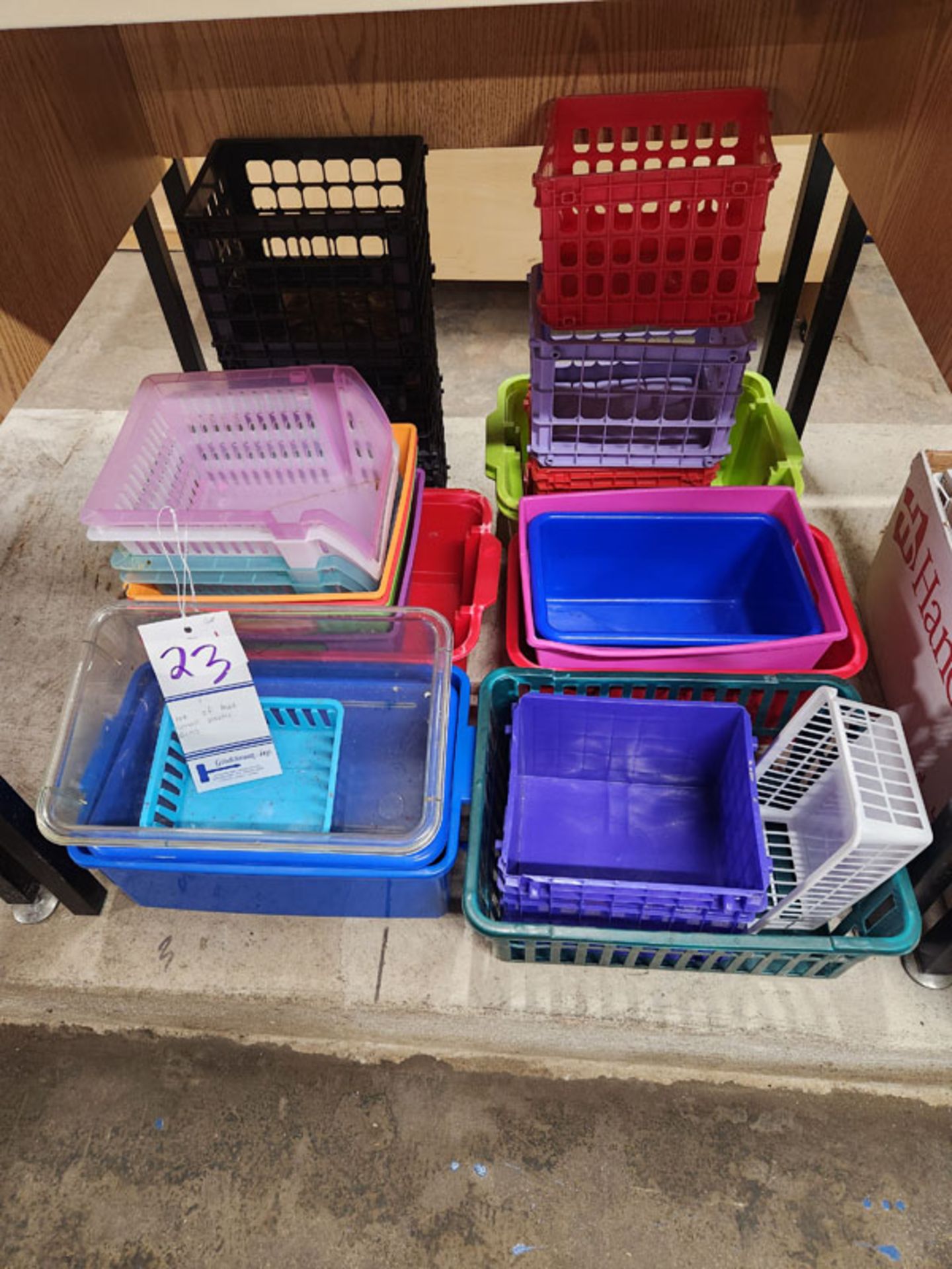 LOT OF ASSORTED SMALL PLASTIC BINS