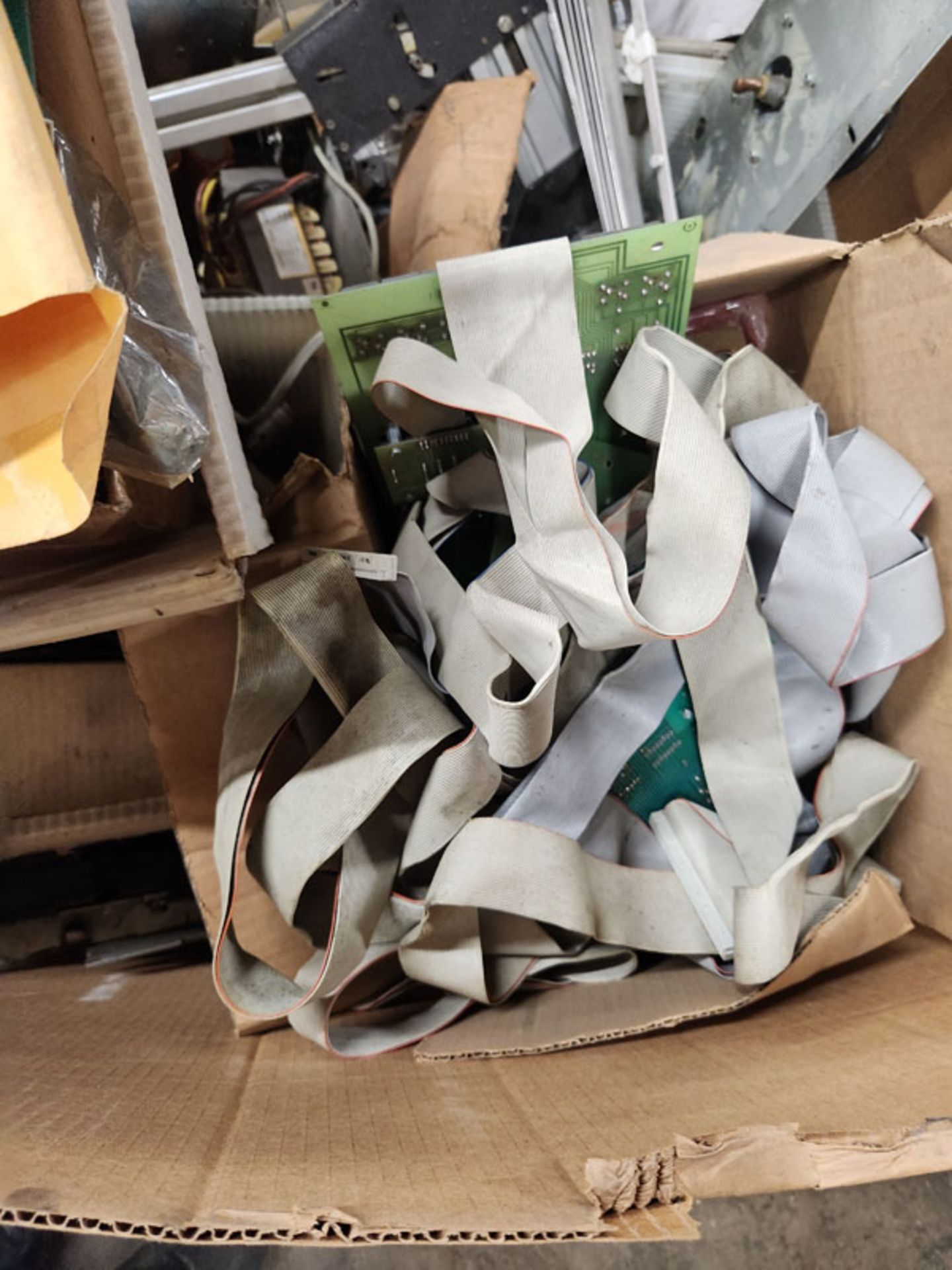 CRATE OF MISCELLANEOUS MACHINE PARTS AND STAINLESS STEEL - Image 7 of 11