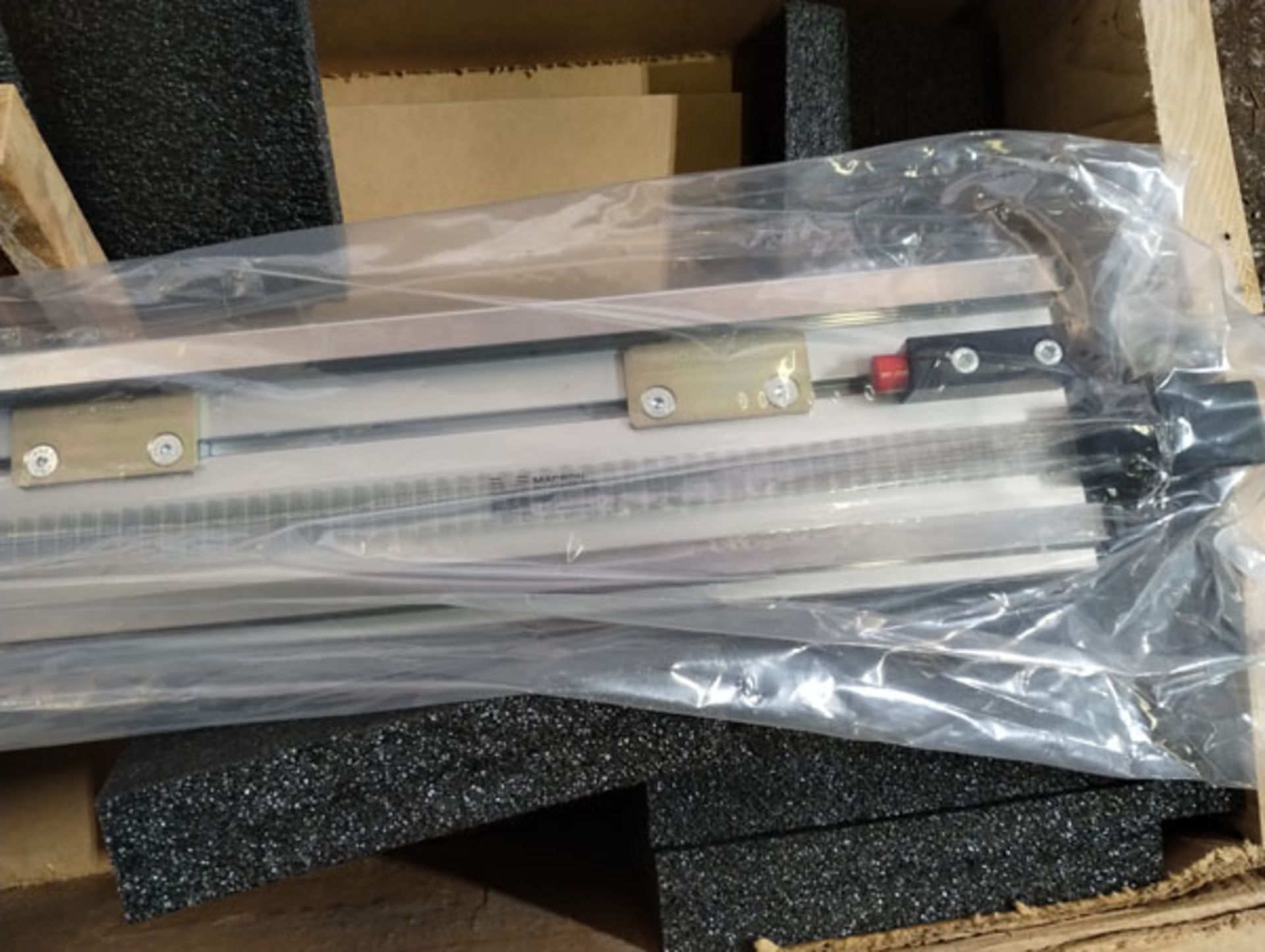 62" LINEAR ACTUATOR PART# 10067B01 -- Lot located at second location: 6800 Union ave. , Cleveland OH - Image 10 of 11