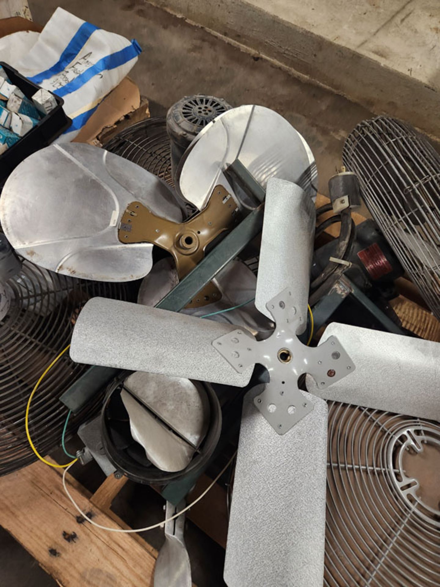 SKID OF INDUSTRIAL FANS AND BLADES - Image 7 of 8