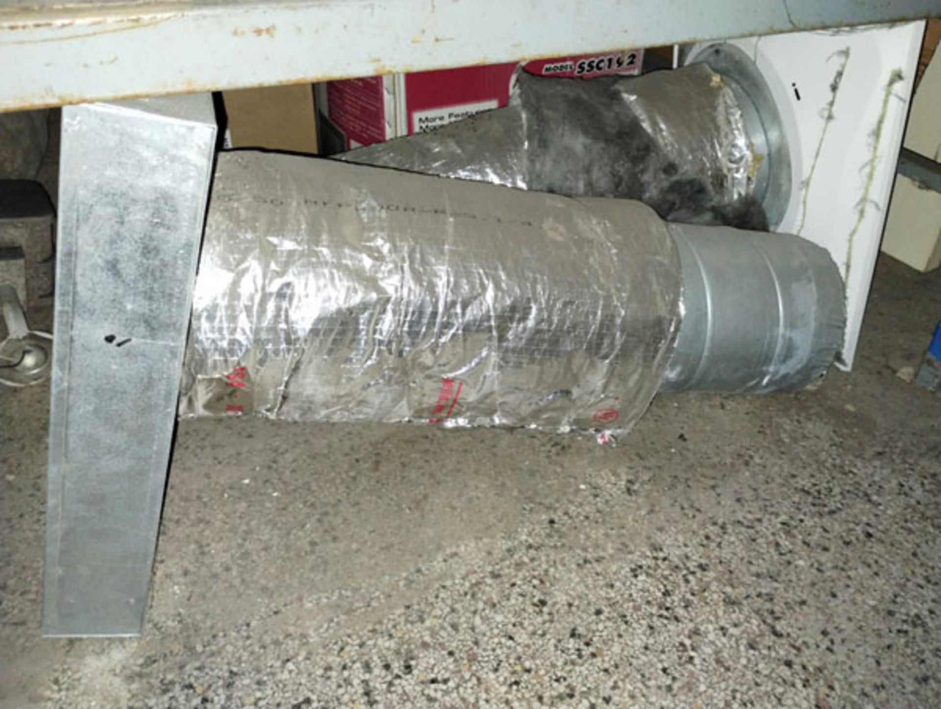 LOT OF ASSORTED DUCT WORK ON SHELF AND UNDER - Image 5 of 5
