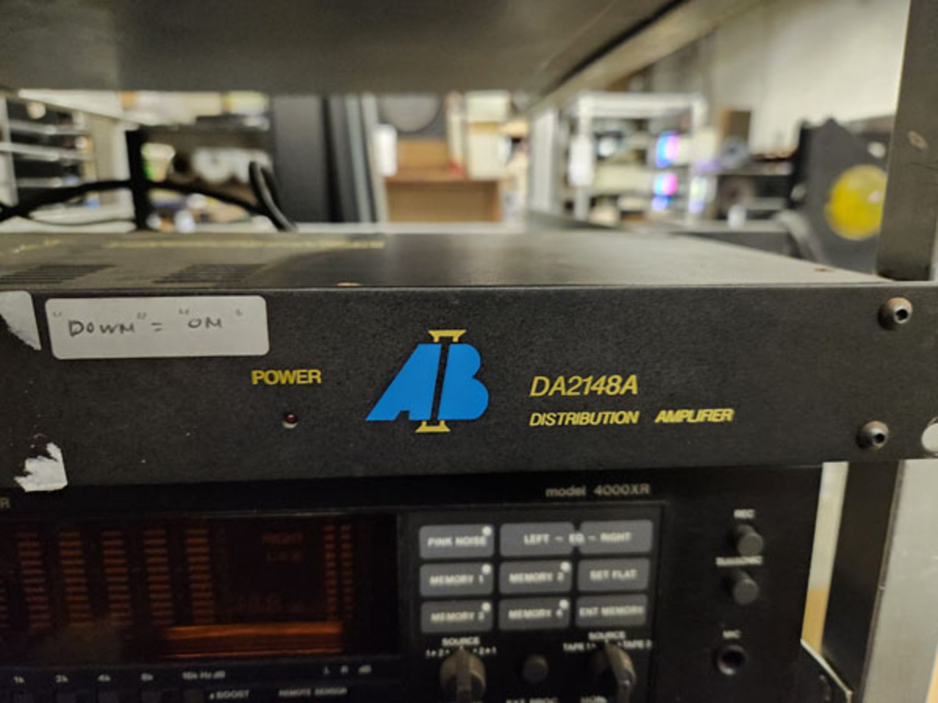 AB2 DISTRIBUTION AMPLIFIER MODEL: DA2148A - Image 2 of 4