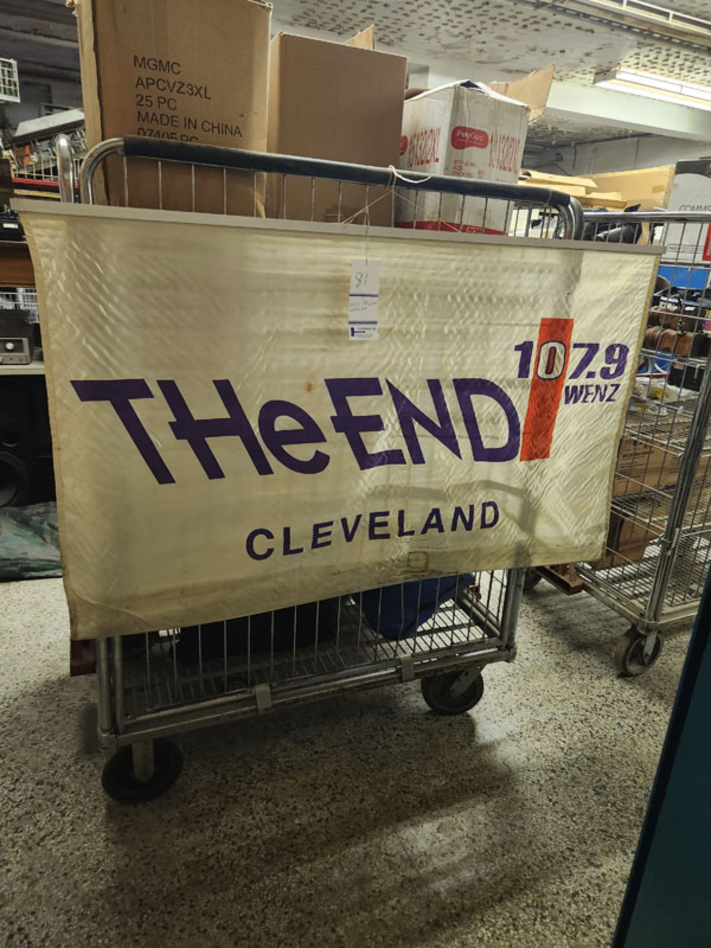 107.9 THE END WENZ SIGN