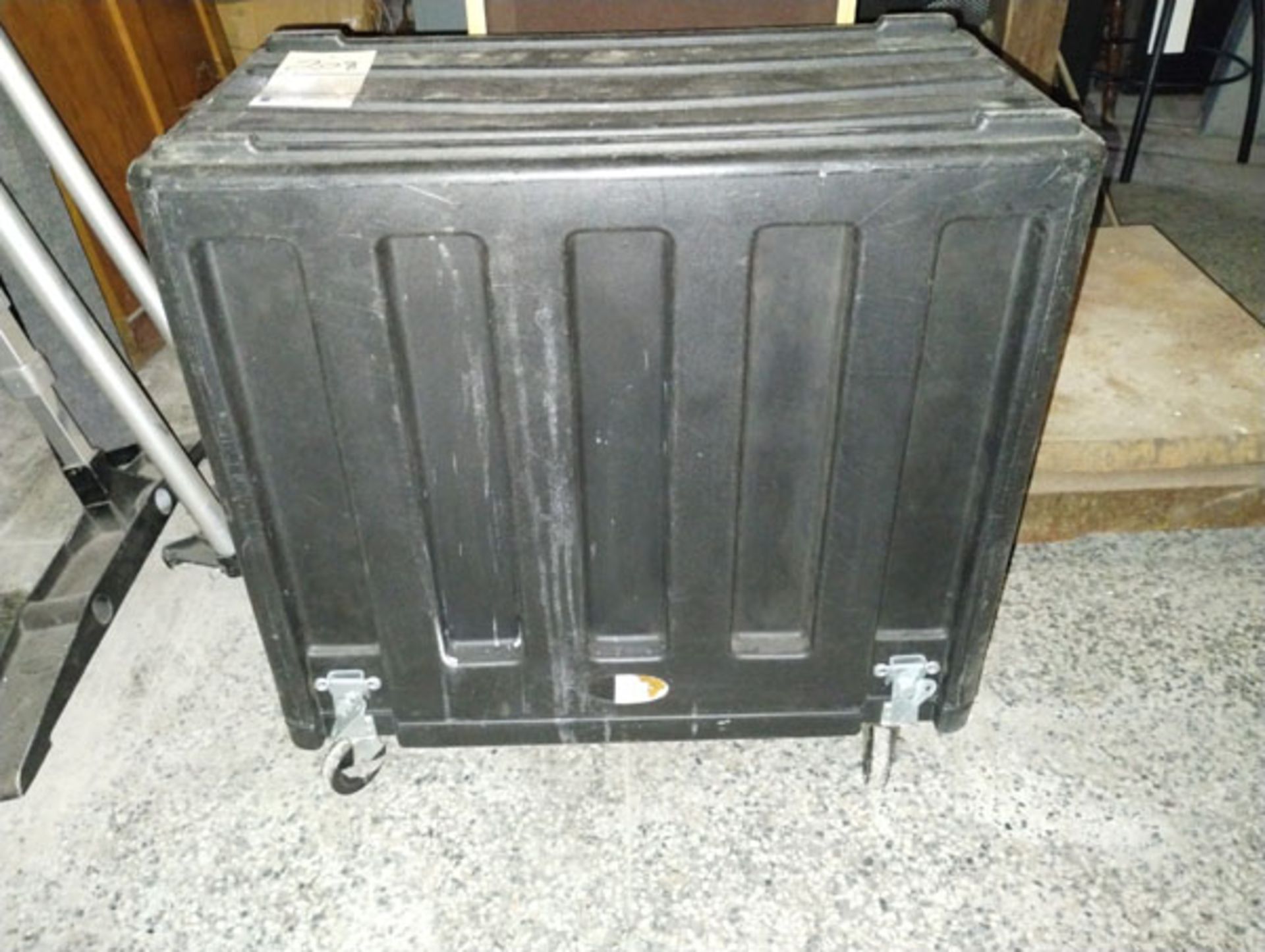 TRAVEL CASE