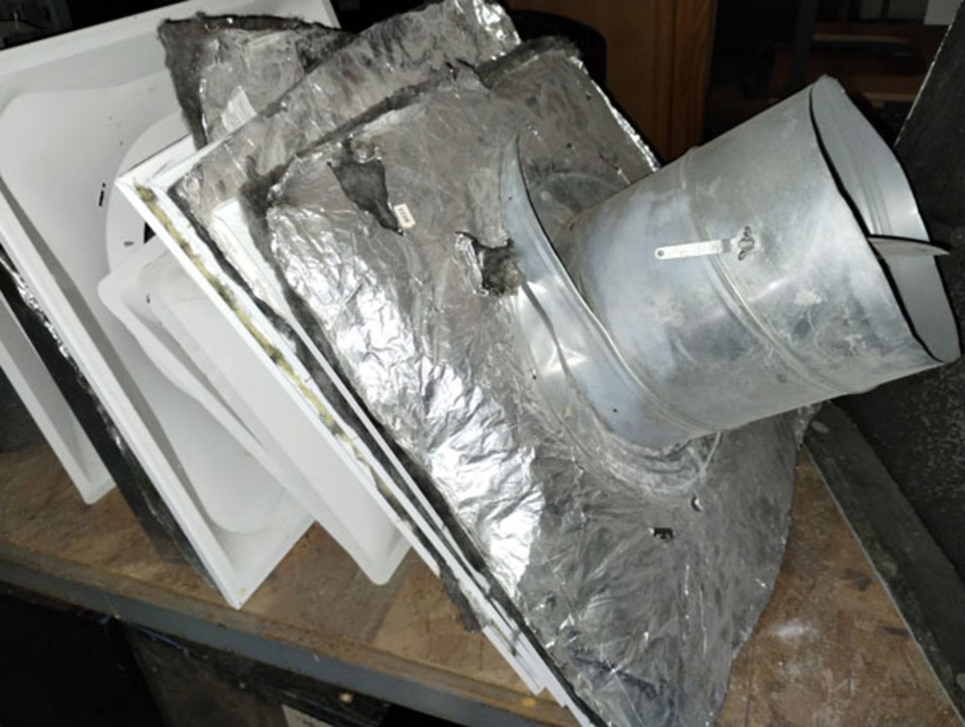 LOT OF ASSORTED DUCT WORK ON SHELF AND UNDER - Image 3 of 5