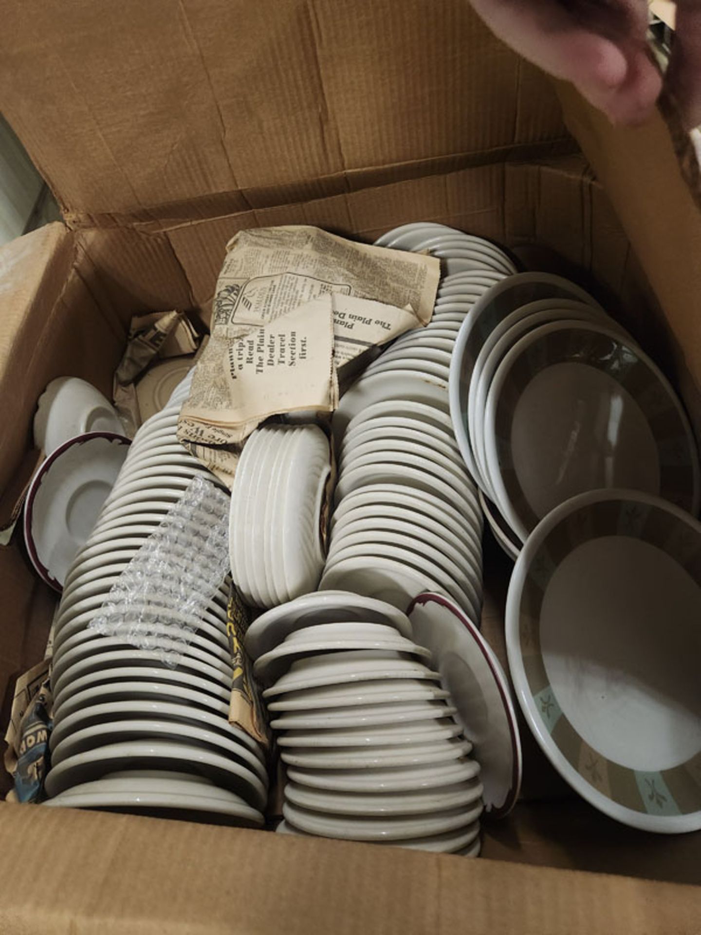 BOX OF ASSORTED SAUCERS - Image 5 of 5