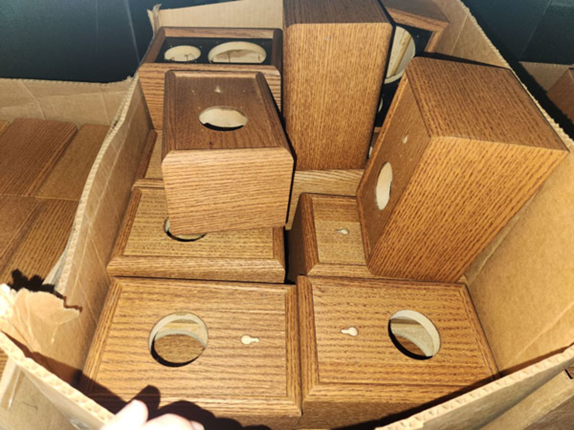 6 BOXES OF WOOD SPEAKER BOXES APPROX 5" X 4-1/2" X 7-1/2" - Image 4 of 7