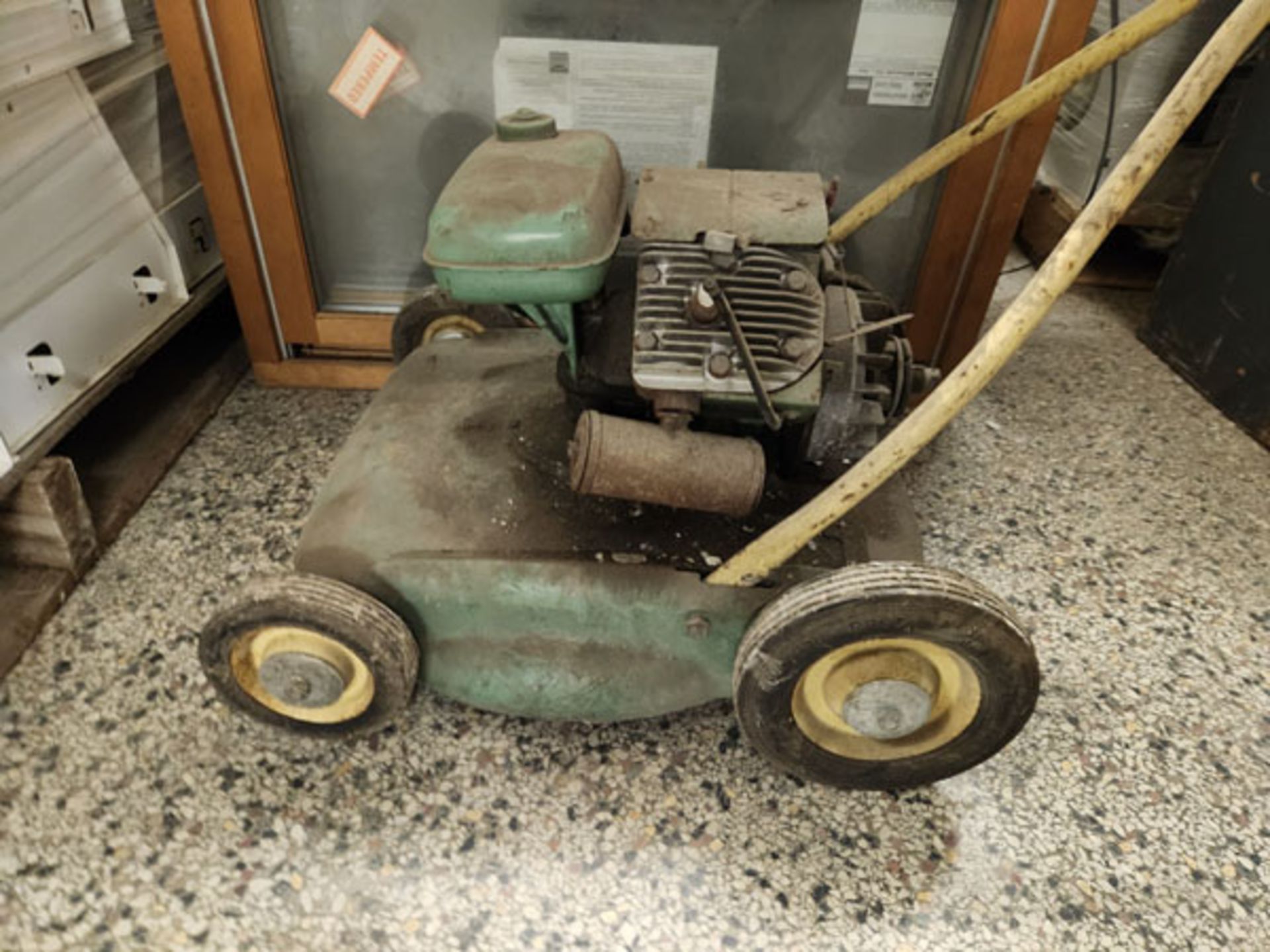 LAWN MOWER - Image 3 of 3
