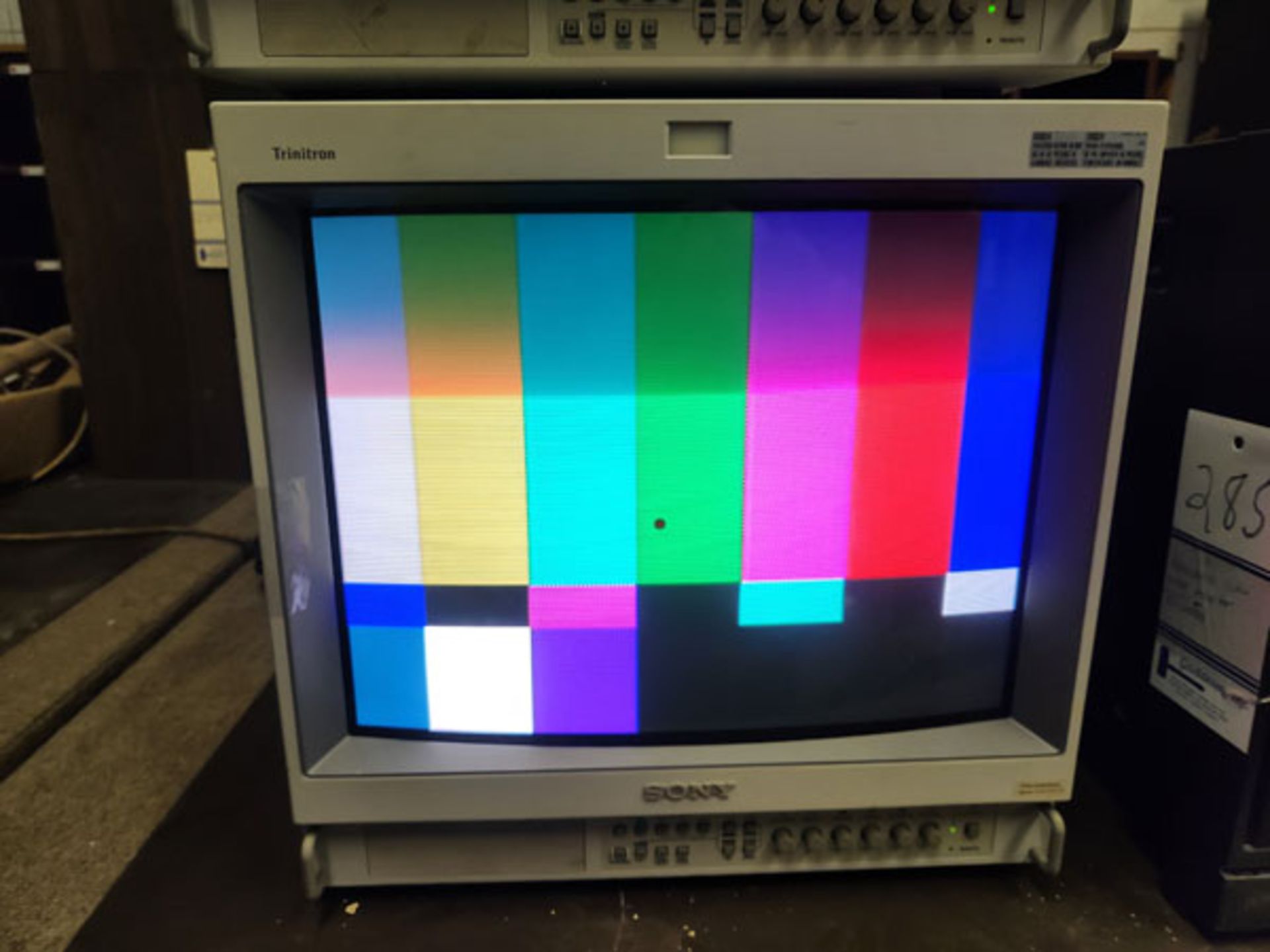 SONY TRINITRON CRT COLOR VIDEO MONITOR - MODEL PVM20M2MDU/ST - Image 2 of 7