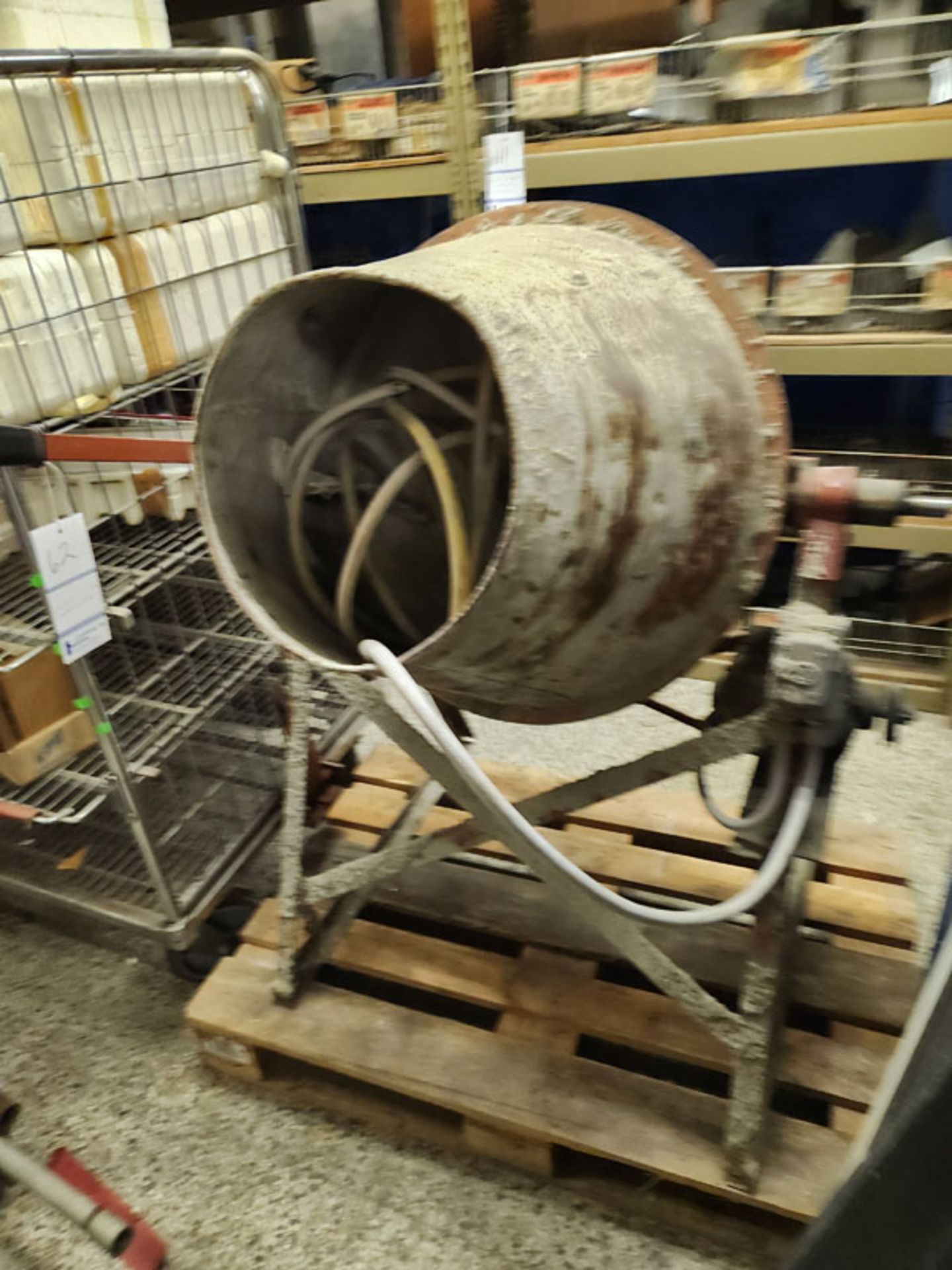 CEMENT MIXER - NEEDS A PULLEY - Image 3 of 5