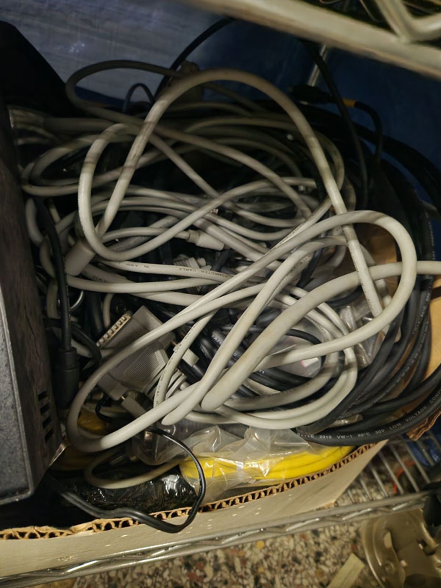 VIDEO DISTRIBUTION AMPLIFIER AND MISCELLANOUS CORDS IN BOX - Image 3 of 3