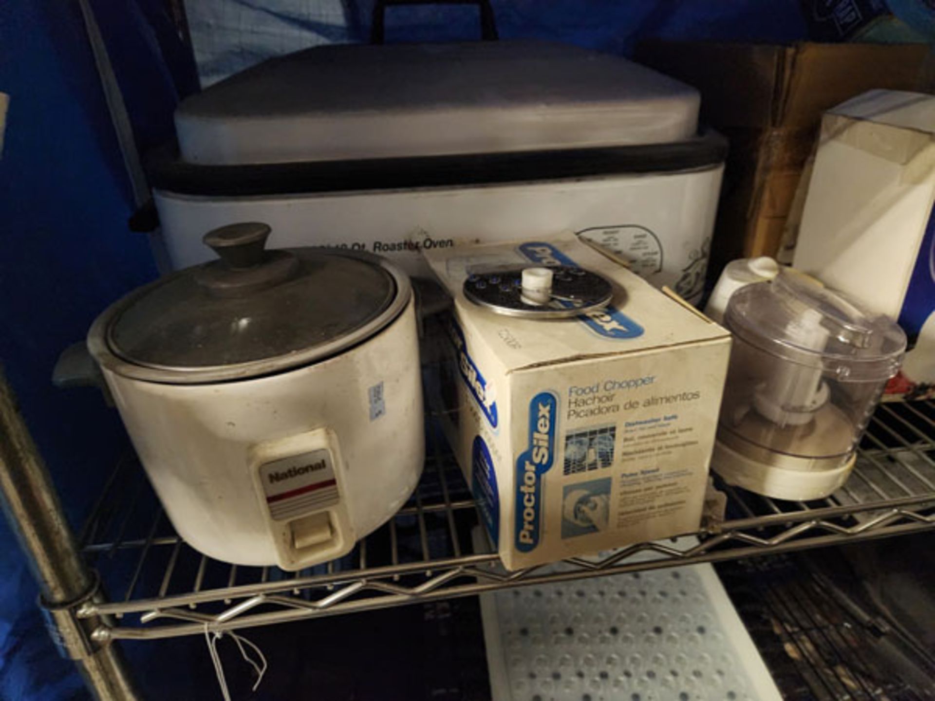 LOT OF ASSORTED HOUSEHOLD KITCHEN ITEMS - Image 2 of 5