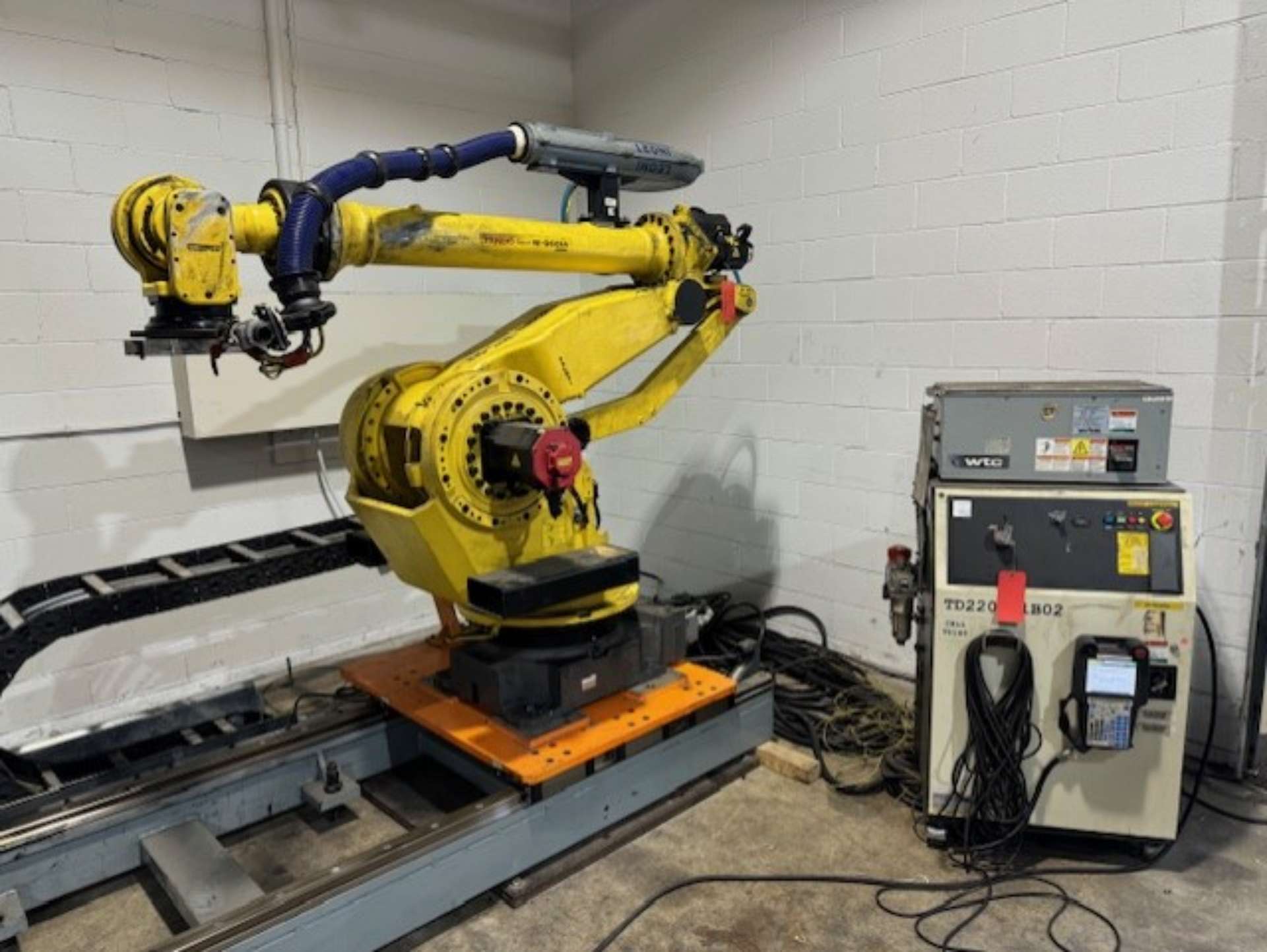 Fanuc Rtu FANUC ROBOT M-900iA/260L ROBOT ON 10' FANUC GEN VI RTU WITH R-30iA ...