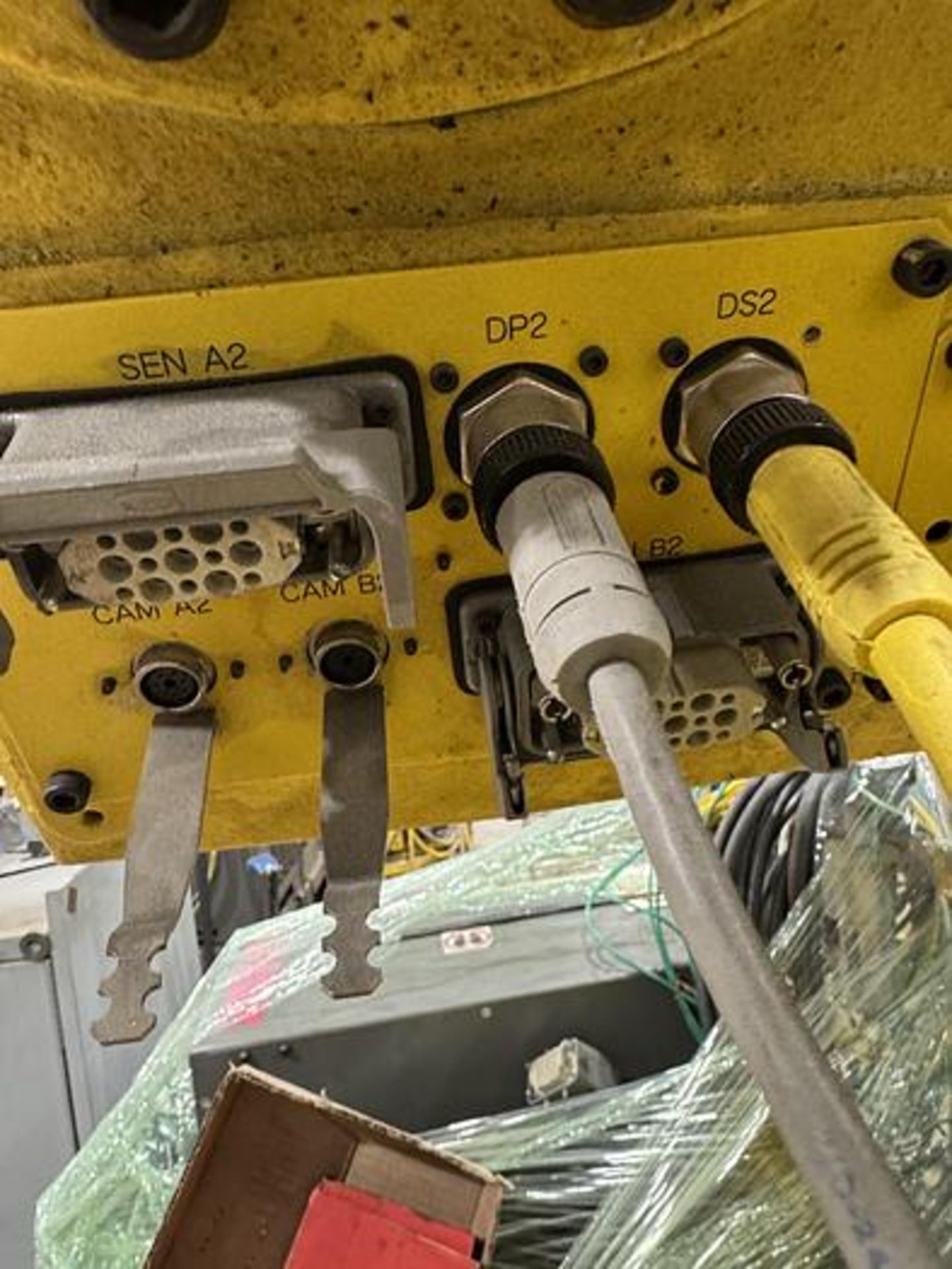 FANUC R-2000iB/125L ROBOT STAND MOUNTED ON 71' RTU WITH R-30iB CONTROLLER - Image 10 of 13