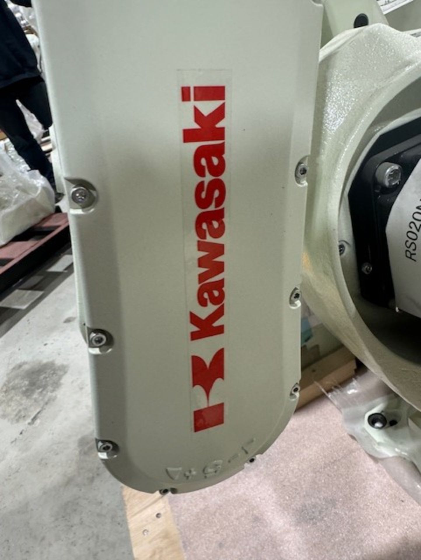 NEW KAWASAKI ROBOT MODEL RS020N, SN 4592, 20KG X 1725MM REACH WITH EO1 CONTROLS, CABLES & TEACH - Image 5 of 7