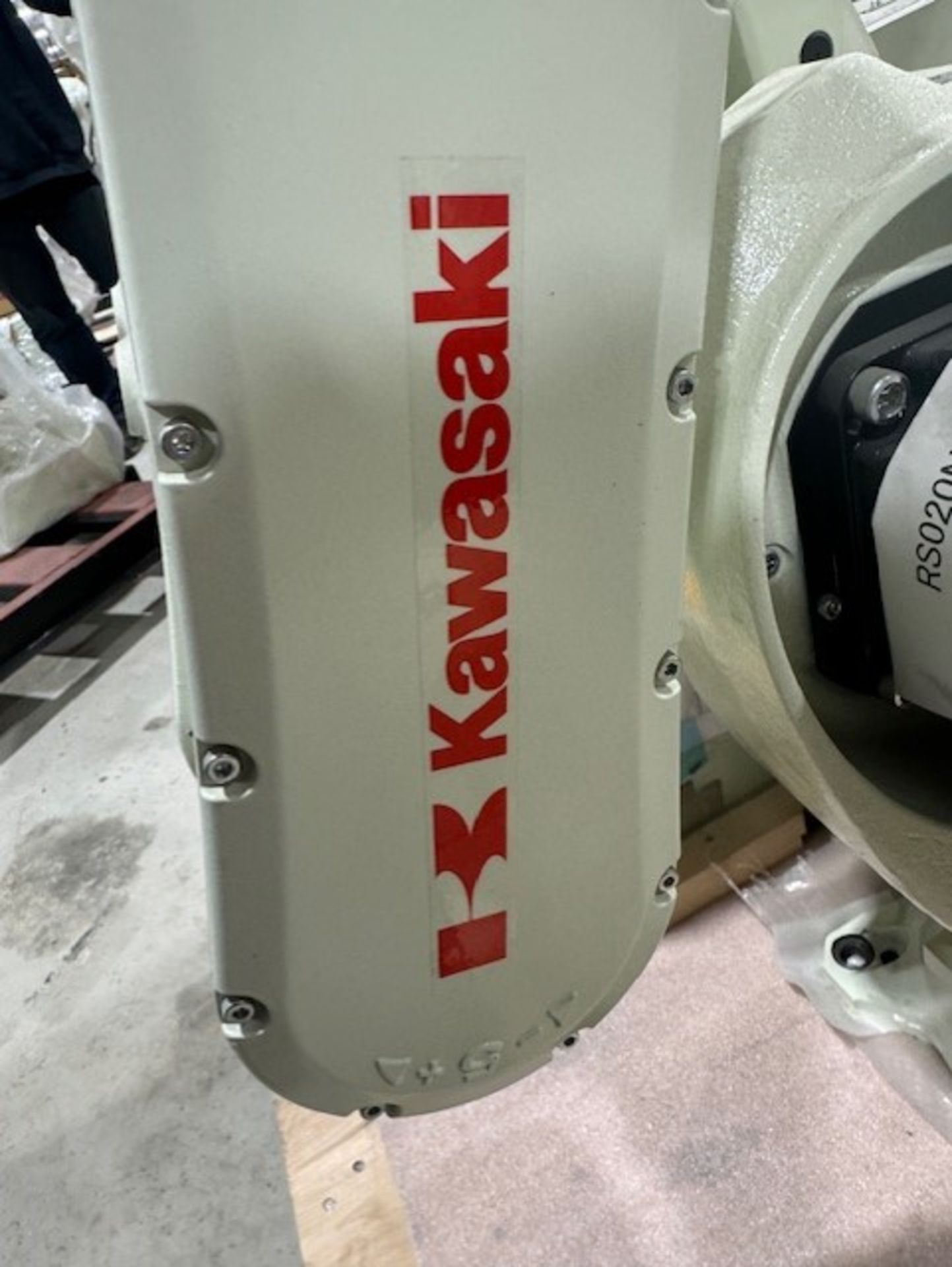 NEW KAWASAKI ROBOT MODEL RS020N, SN 4588, 20KG X 1725MM REACH WITH EO1 CONTROLS, CABLES & TEACH - Image 5 of 7