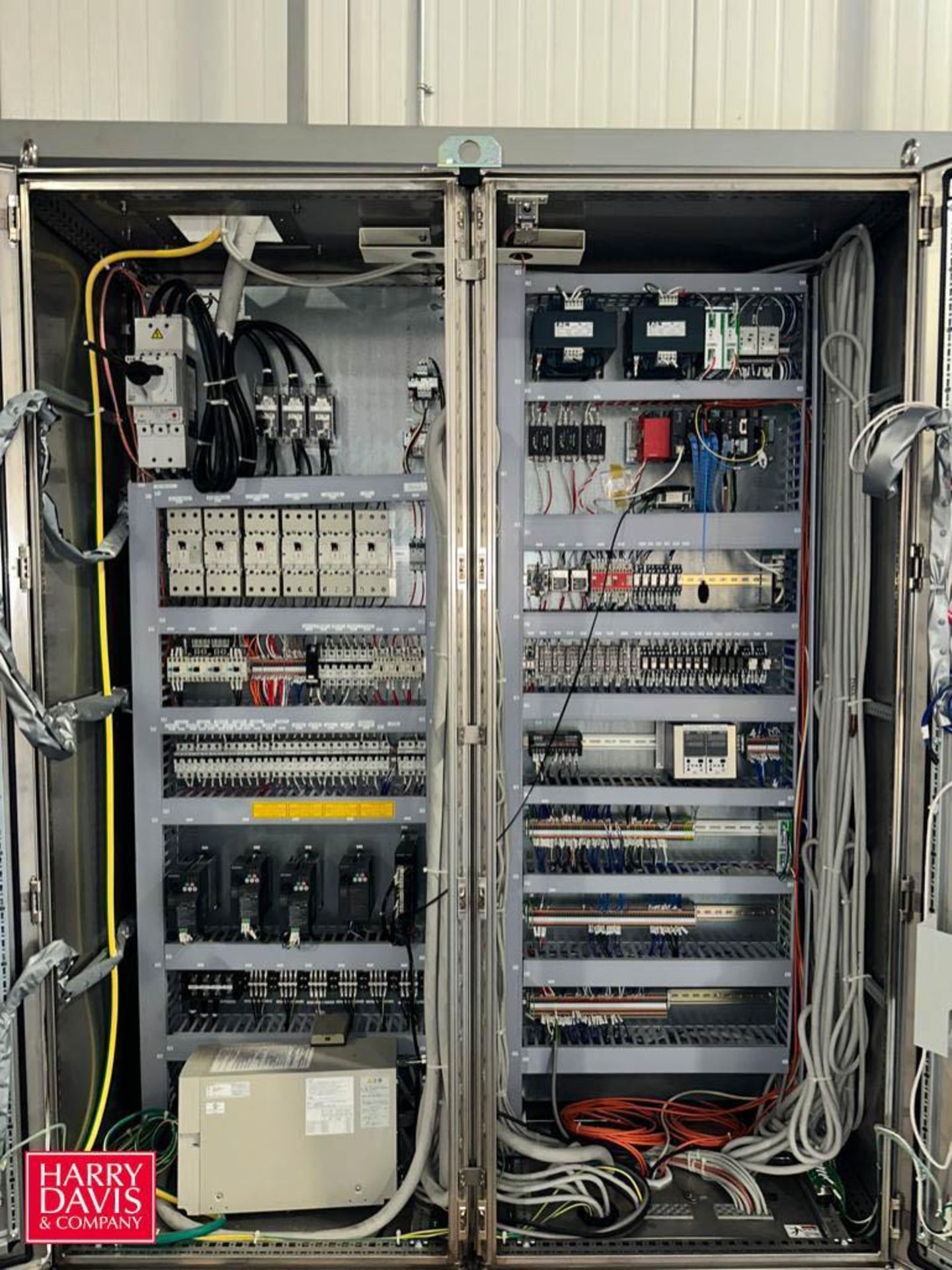 Mitsubishi Touch Screen HMI, Model: GOT 1000, (4) E700 Variable-Frequency Drives, Contactors, UPS