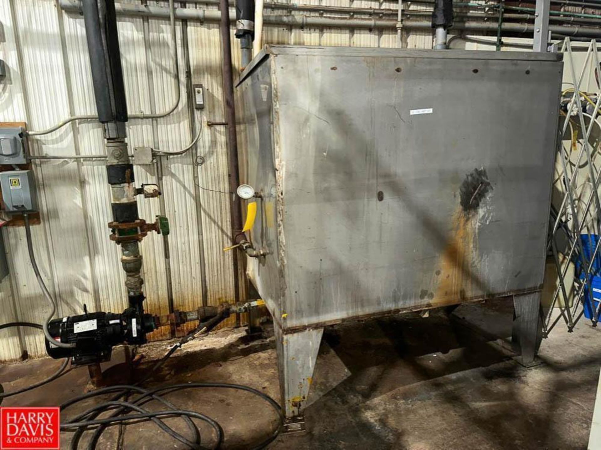 500 Gallon S/S Tank with 5 HP Pump - Rigging Fee: $750