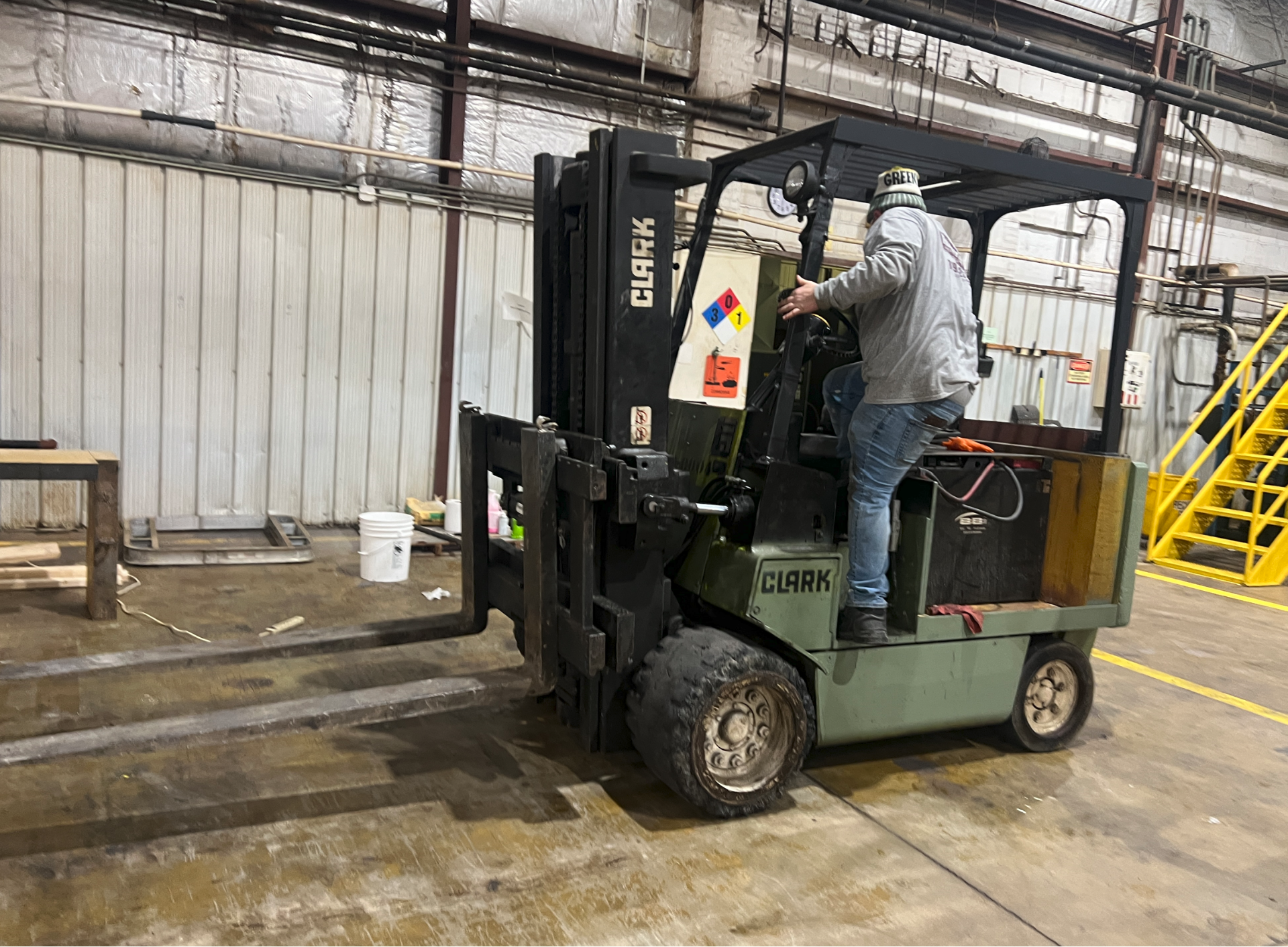 Clark 11,850 LB Capacity Sit-Down Electric Forklift, Model: EC500-120, S/N: E9120-0085-6890FB with - Image 7 of 16