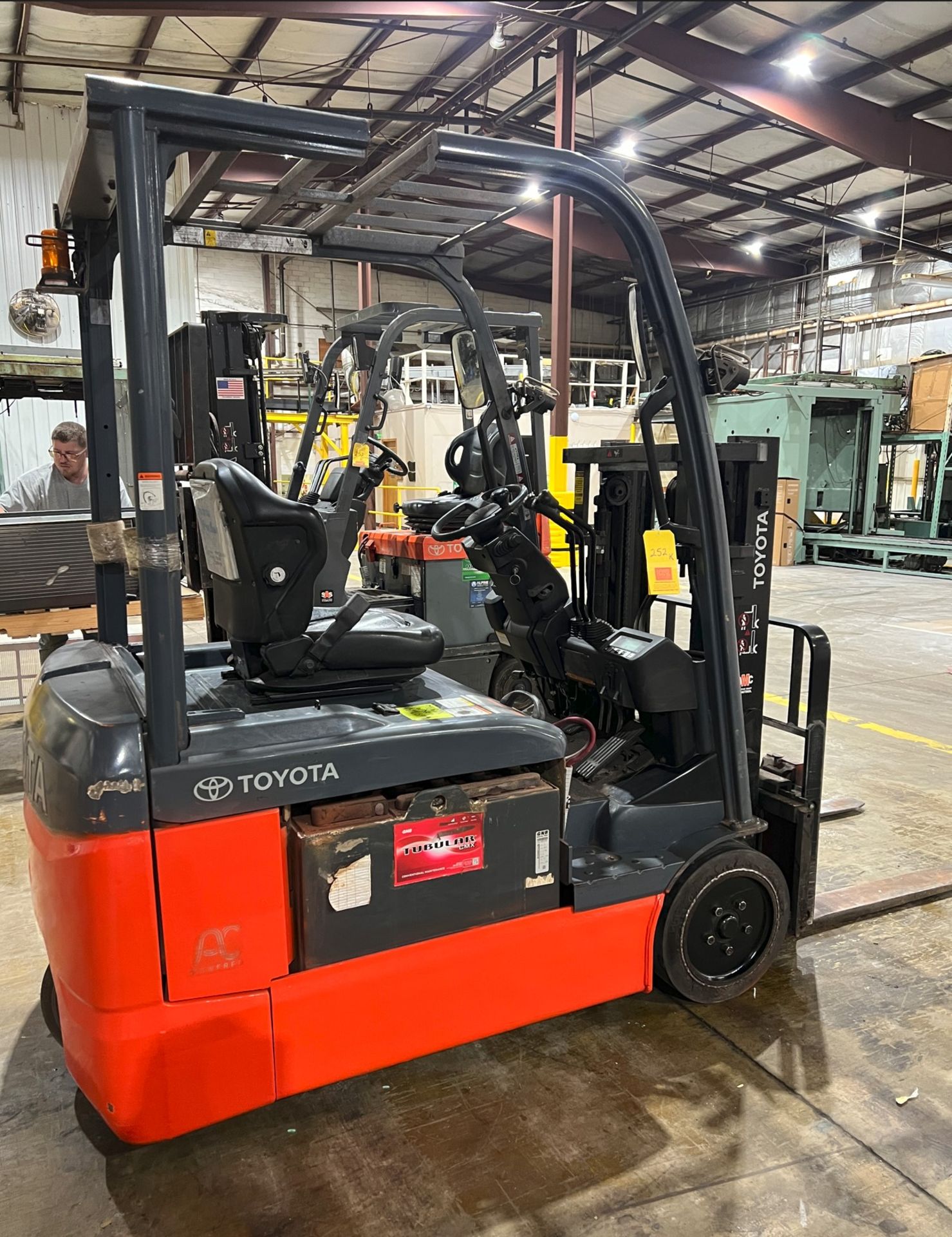 Toyota Electric Side Shift Forklift Truck with Adjustable Forks (Subject to Seller's Confirmation) - Image 3 of 13