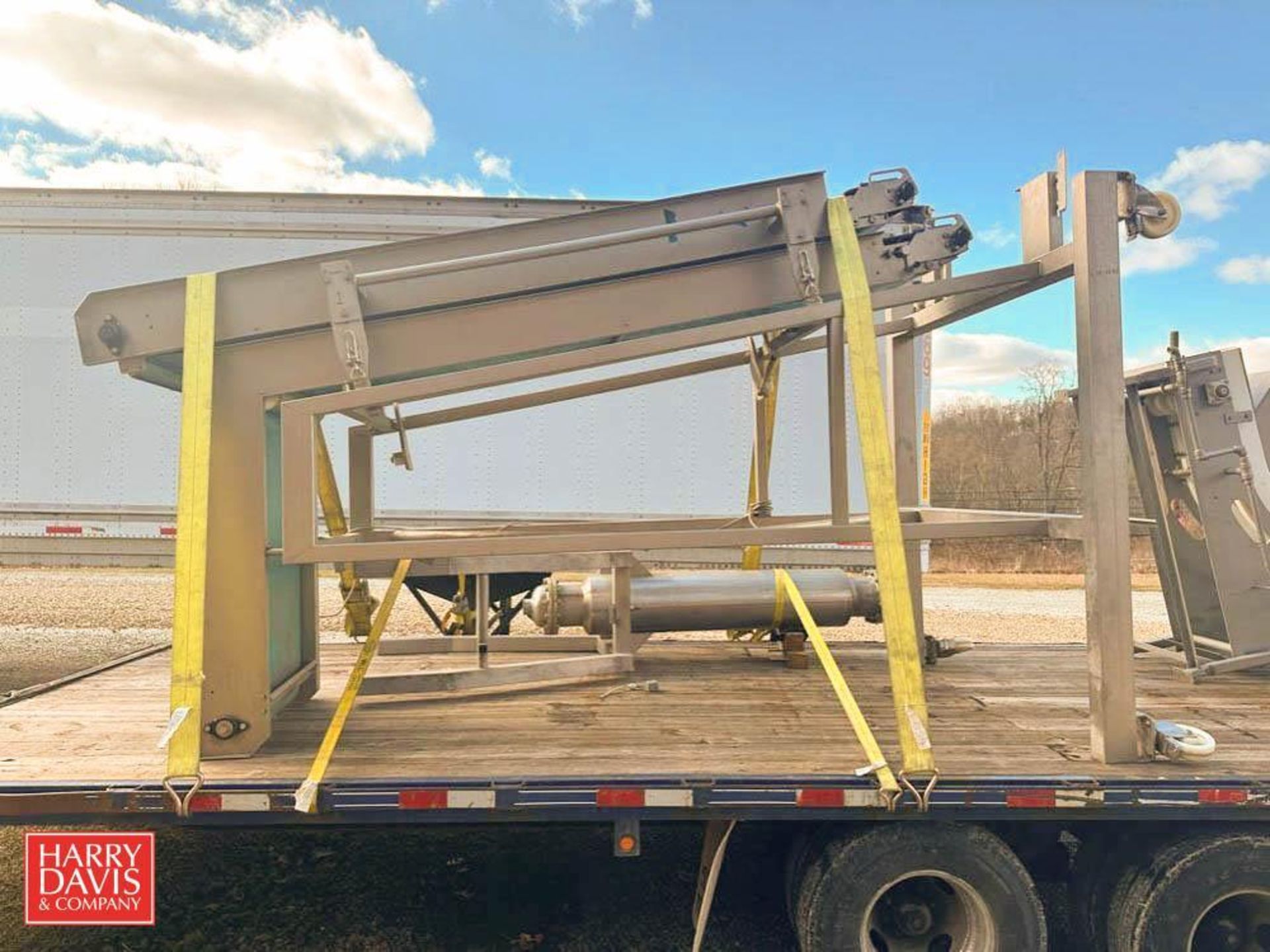 Portable S/S Framed L-Shaped Belt Conveyor: Dimensions: 9' x 26" and 50" x 26" - Rigging Fee: $300