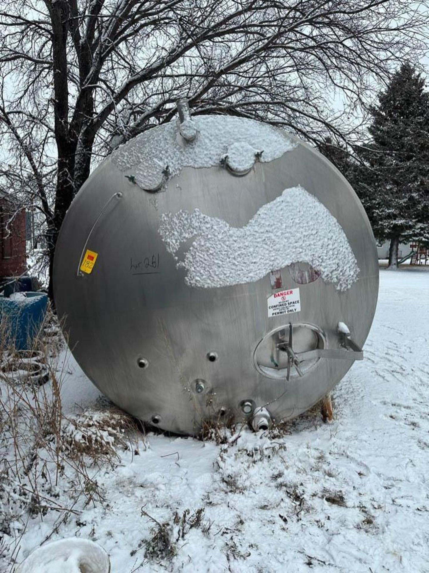 300 Gallon Insulated All S/S Horizontal Tank - Rigging Fee: $1,000 - Image 4 of 4