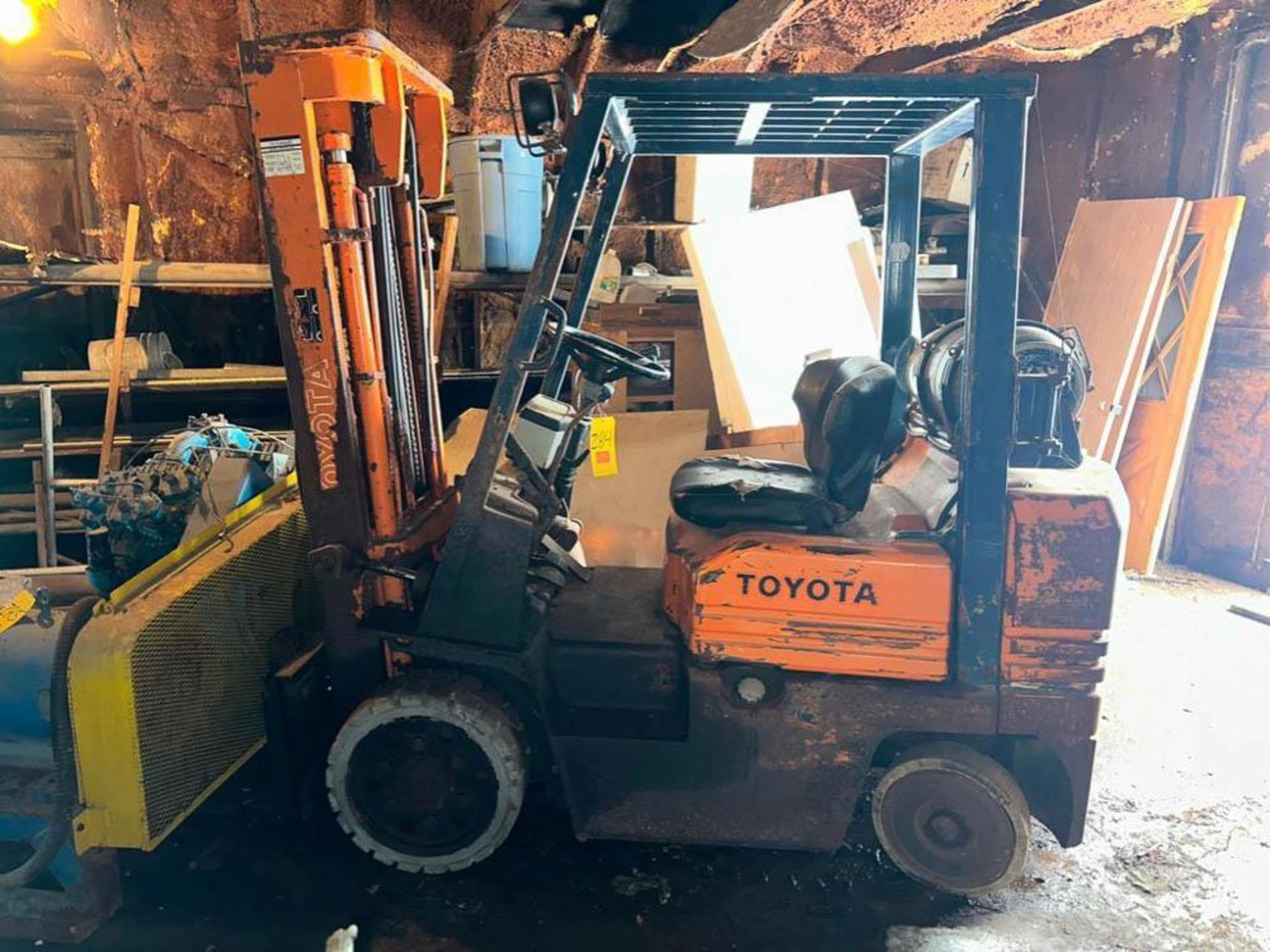 Toyota 4,500 LB Capacity Propane Fork Truck, Model: 5FGC25, S/N: 74777 with Side Shift, 185 " Max