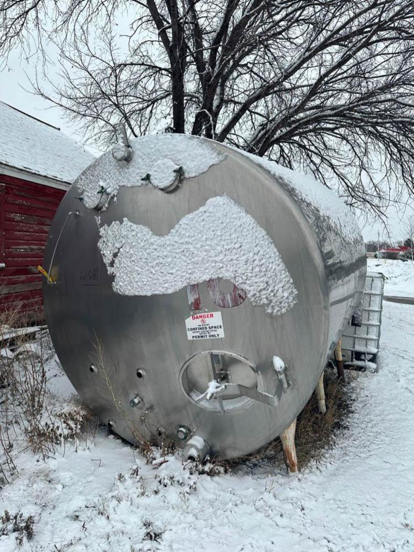 300 Gallon Insulated All S/S Horizontal Tank - Rigging Fee: $1,000