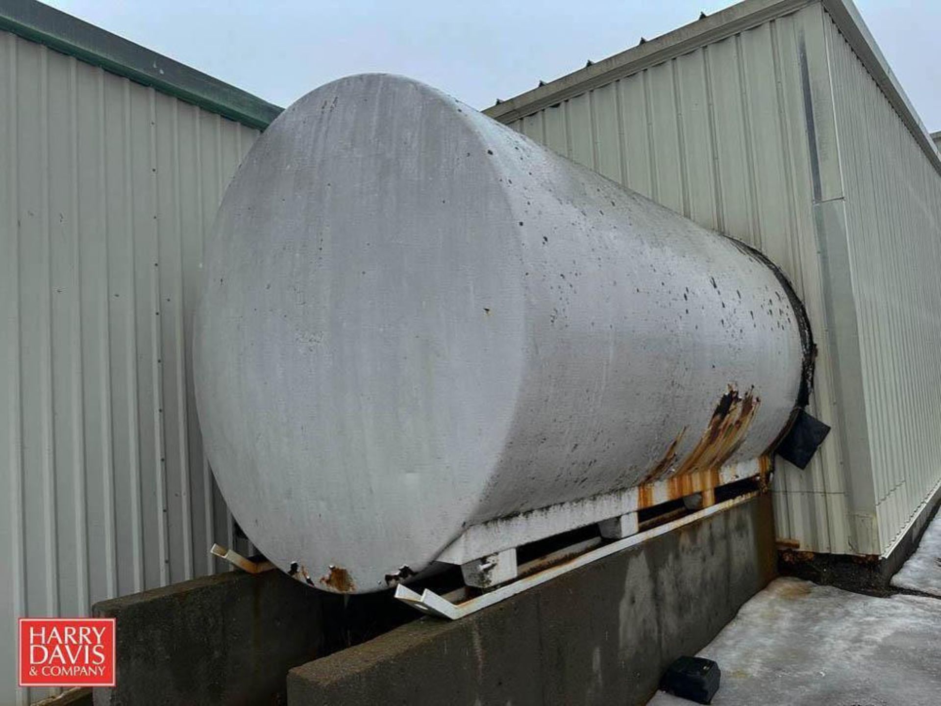 4,000 Gallon Horizontal S/S Tank with (2) Butterfly Valves - Rigging Fee: $4,000 - Image 2 of 2