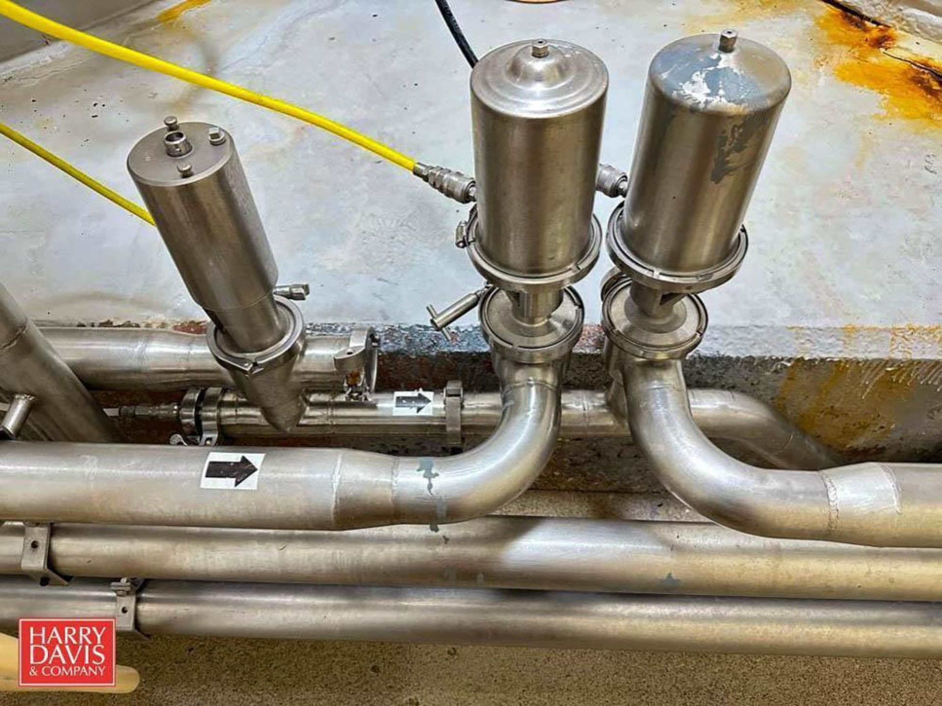 250'+ S/S Piping, (5) S/S Air Valves, Clamps, Fittings and Pipe Hangers - Rigging Fee: $2,300 - Image 3 of 4