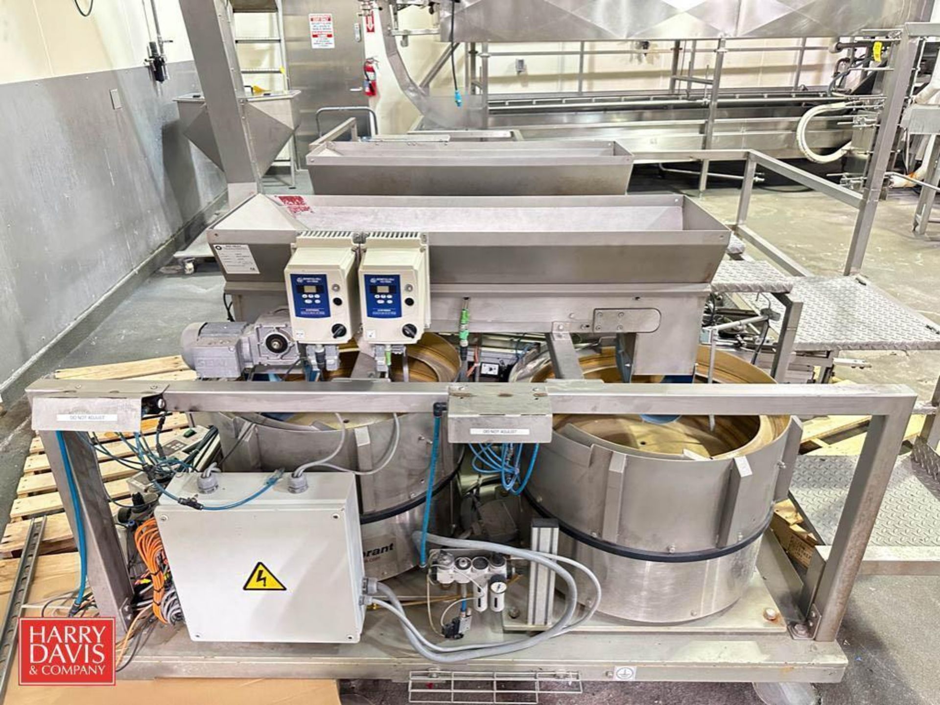 2015 RNA-Vibrant Dual Linear Vibratory Bowl Feeder, Model: CINTA, S/N: 2015-19979-02, (8) RNA - Image 2 of 4