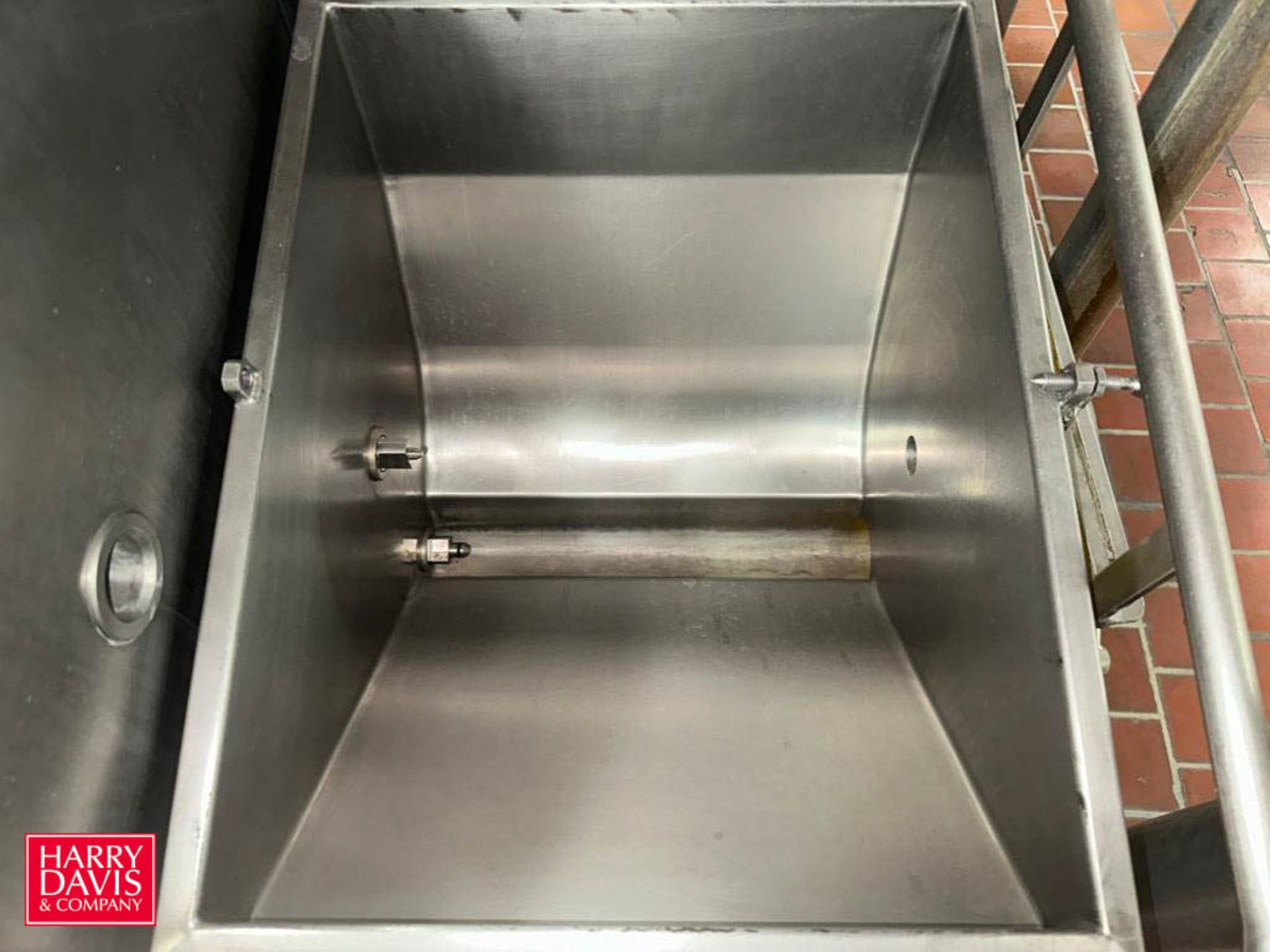 Tetra Pak Hoyer Ingredient Feeder, Model: FF4000, S/N: 201-3135 - Rigging Fee: $350 - Image 2 of 3