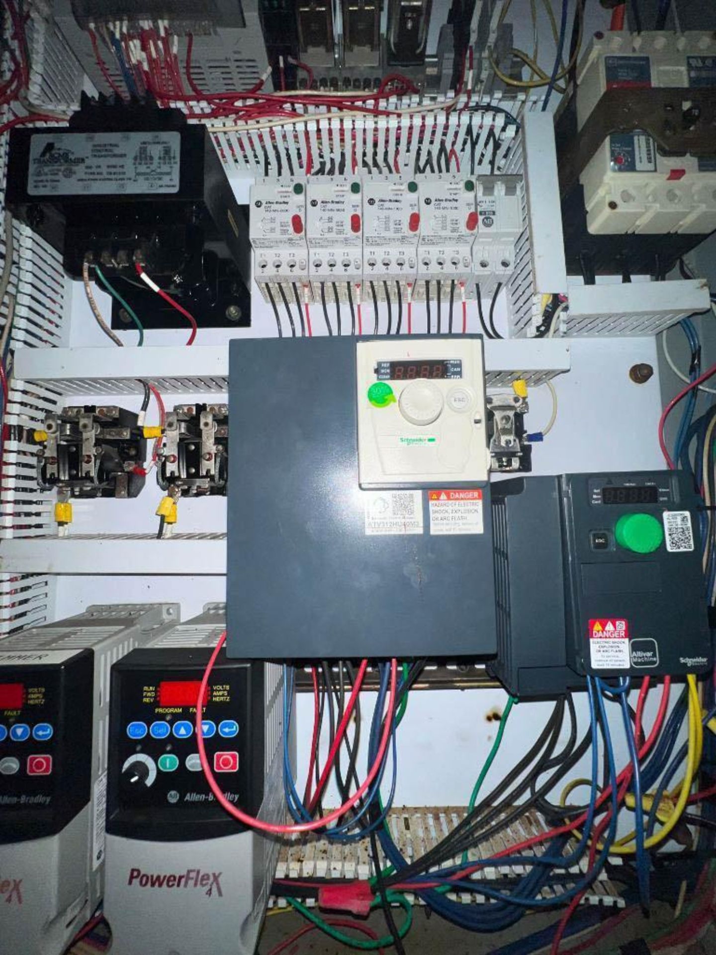 Control Panel with (3) Variable-Frequency Drives - Rigging Fee: $250 - Bild 9 aus 10