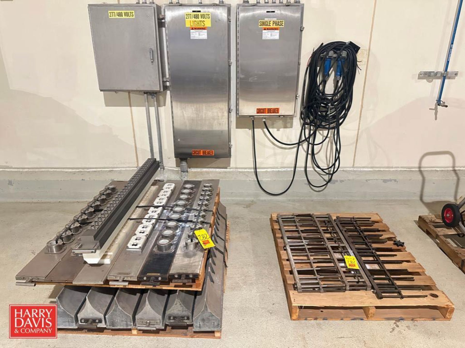 Assorted Inline S/S Depositor Manifolds - Rigging Fee: $400