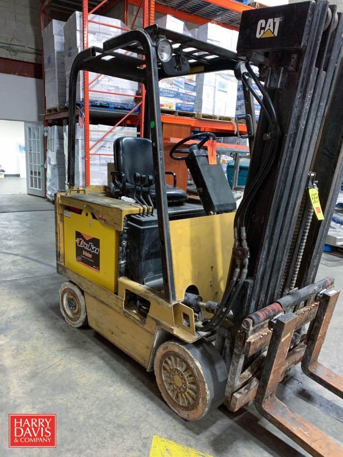 Caterpillar 5,000 LB Capacity Sit Down Electric Forklift, Model: M500, S/N: 6CC07274 with Side Shift - Image 3 of 4