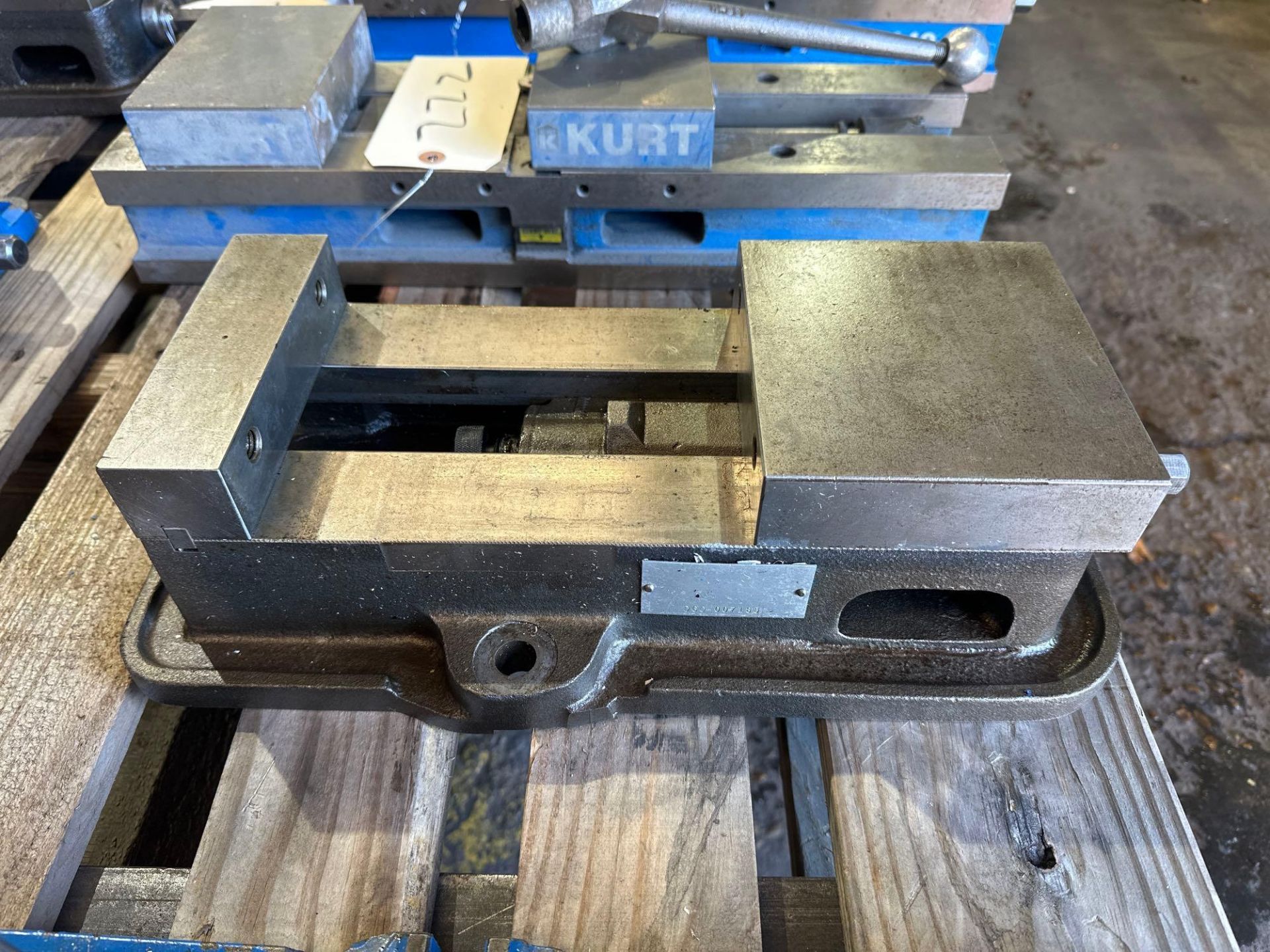 Machine Vise 6” Jaw width, 7 1/2” Jaw opening Horizontal, Stationary Base. See photo. - Image 2 of 4