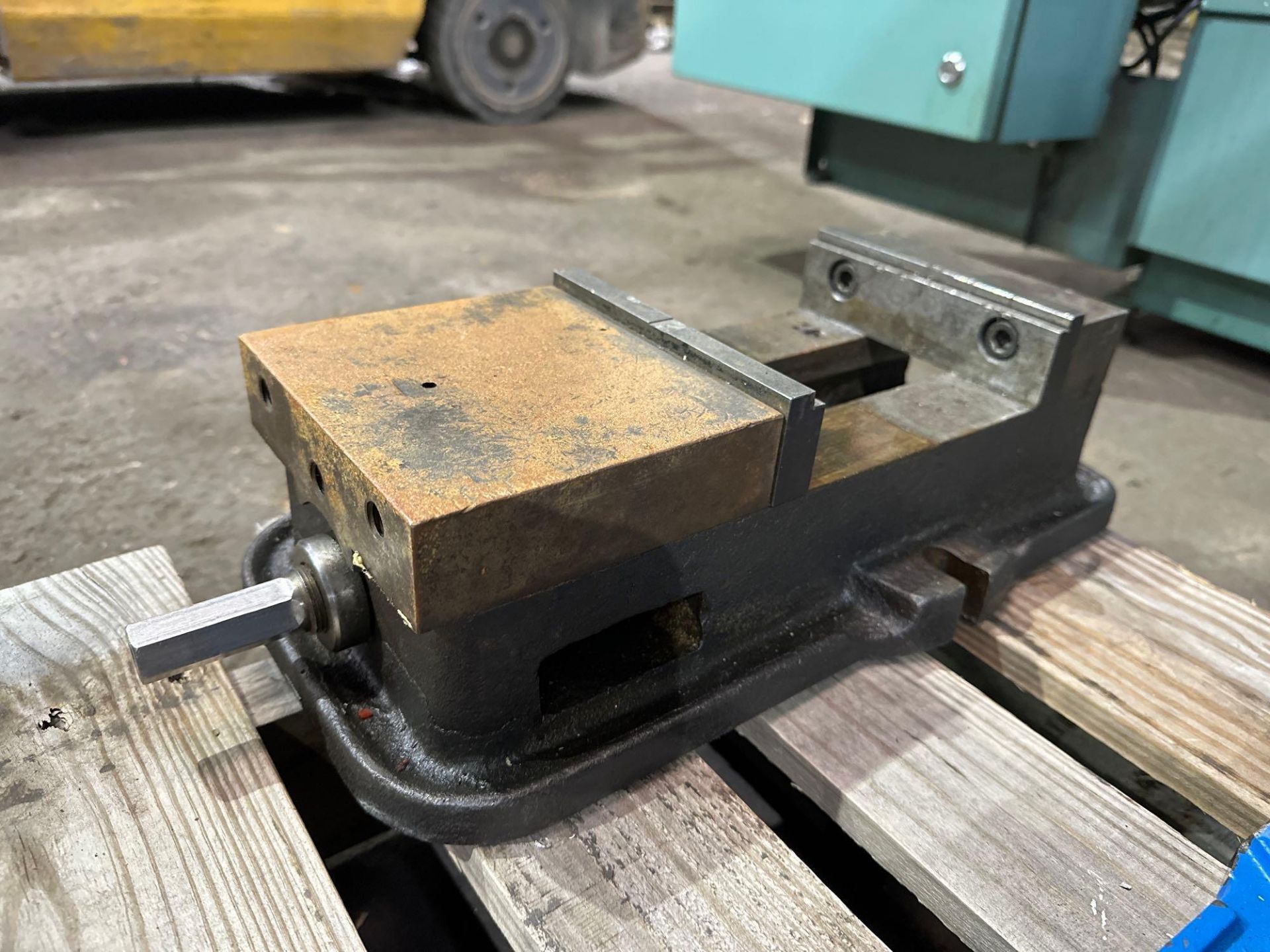 Machine Vise 6” Jaw width, 6” Jaw opening Horizontal, Stationary Base. See photo. - Image 3 of 4