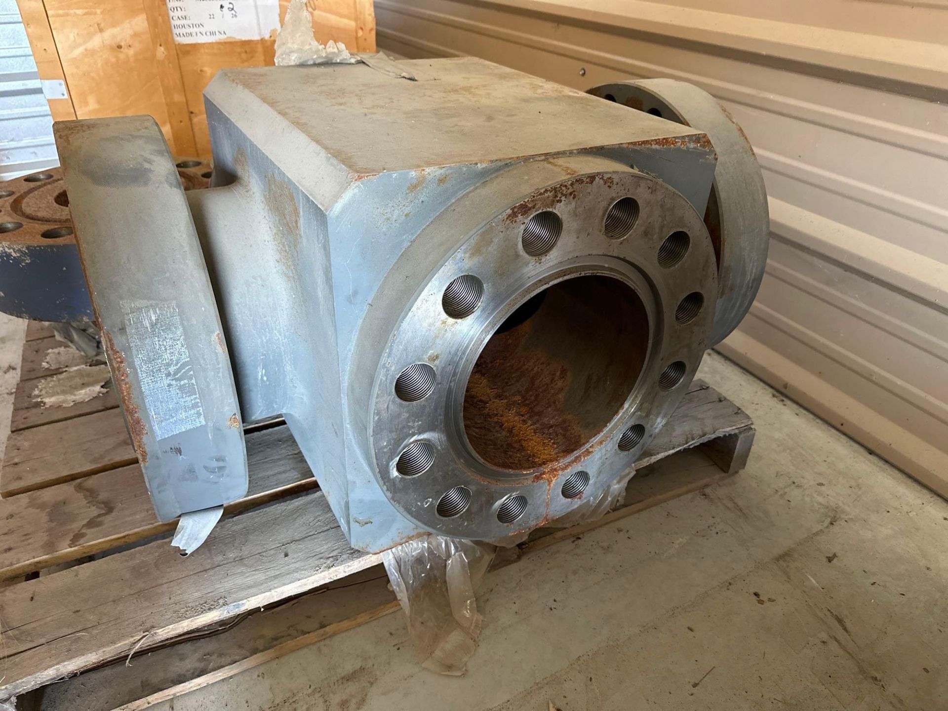 Pallet of 3: (2) HD Flanges (1) HD Valve Gate - Image 2 of 8