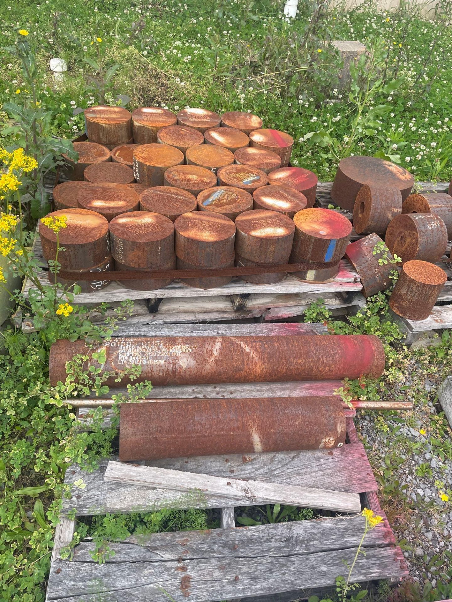 Pallets of Metal Cut Offs and Assorted Pieces (Red) - Image 4 of 6