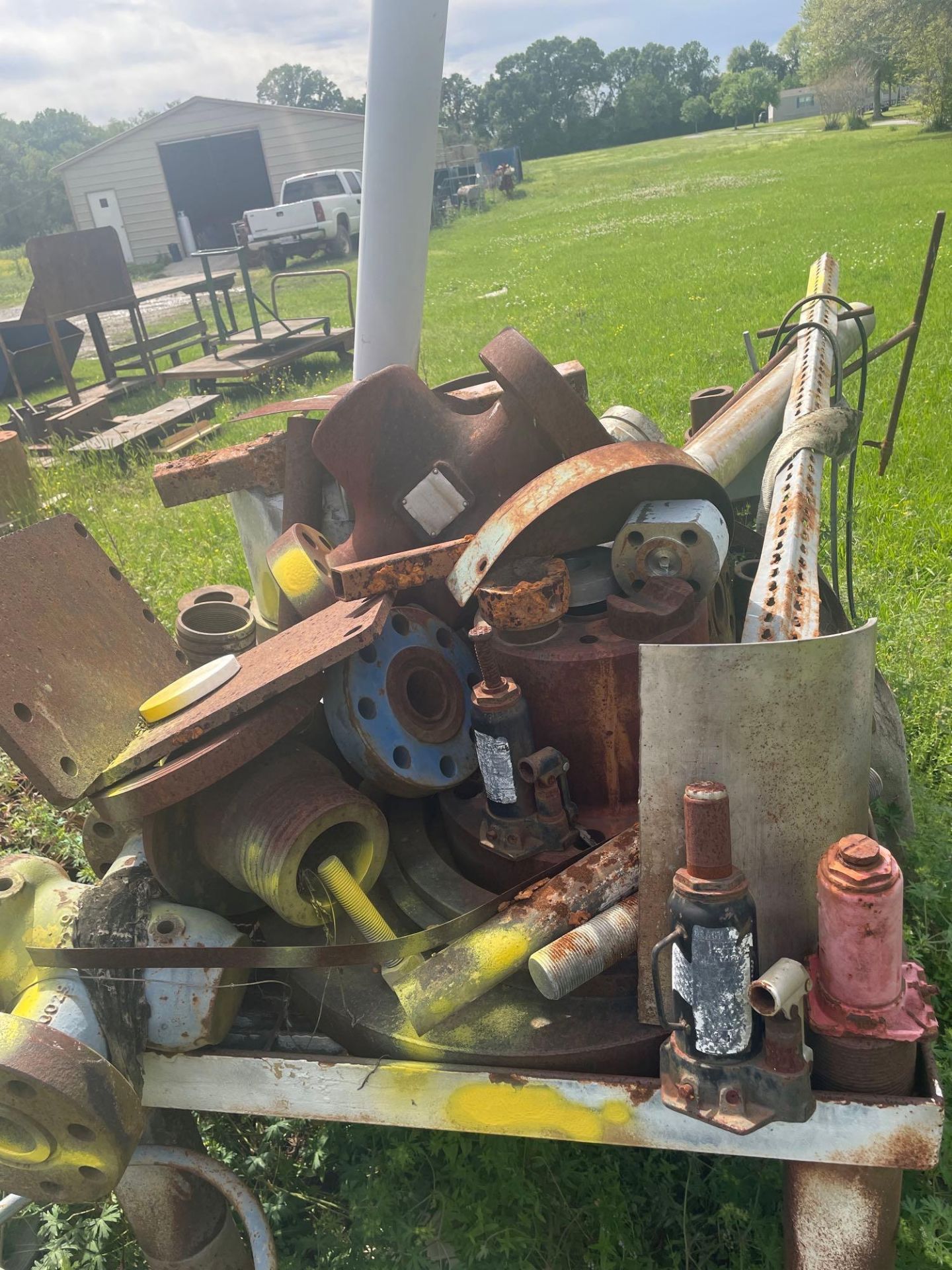 Pallets of Metal Cut Offs and Assorted Pieces (Yellow) - Image 4 of 5