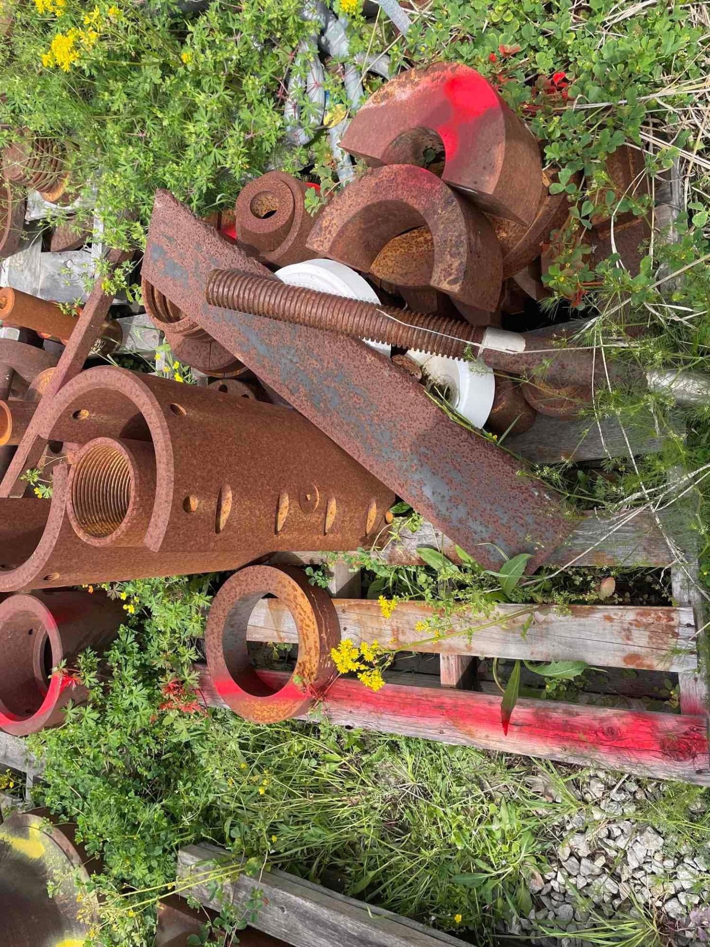 Pallets of Metal Cut Offs and Assorted Pieces (Red) - Image 5 of 5