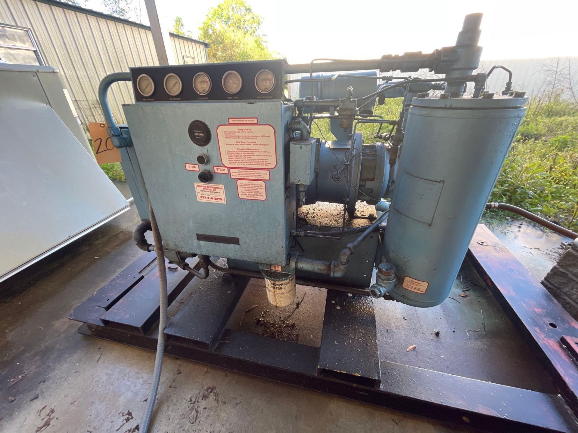 30 HP Sullair Air Compressor with ACS Air Dryer and Emqlo 240 Air Tank Receiver - Image 4 of 7
